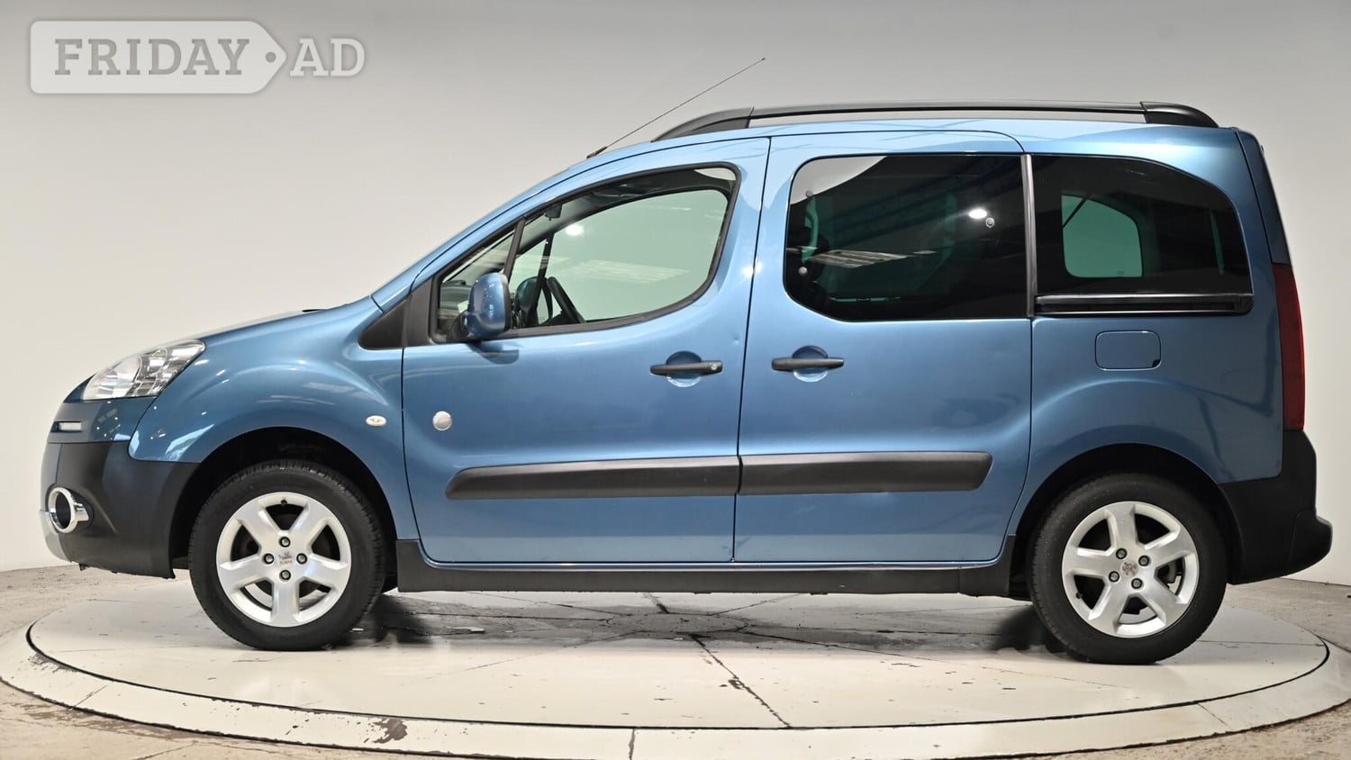 [ berth ]Peugeot Partner Tepee