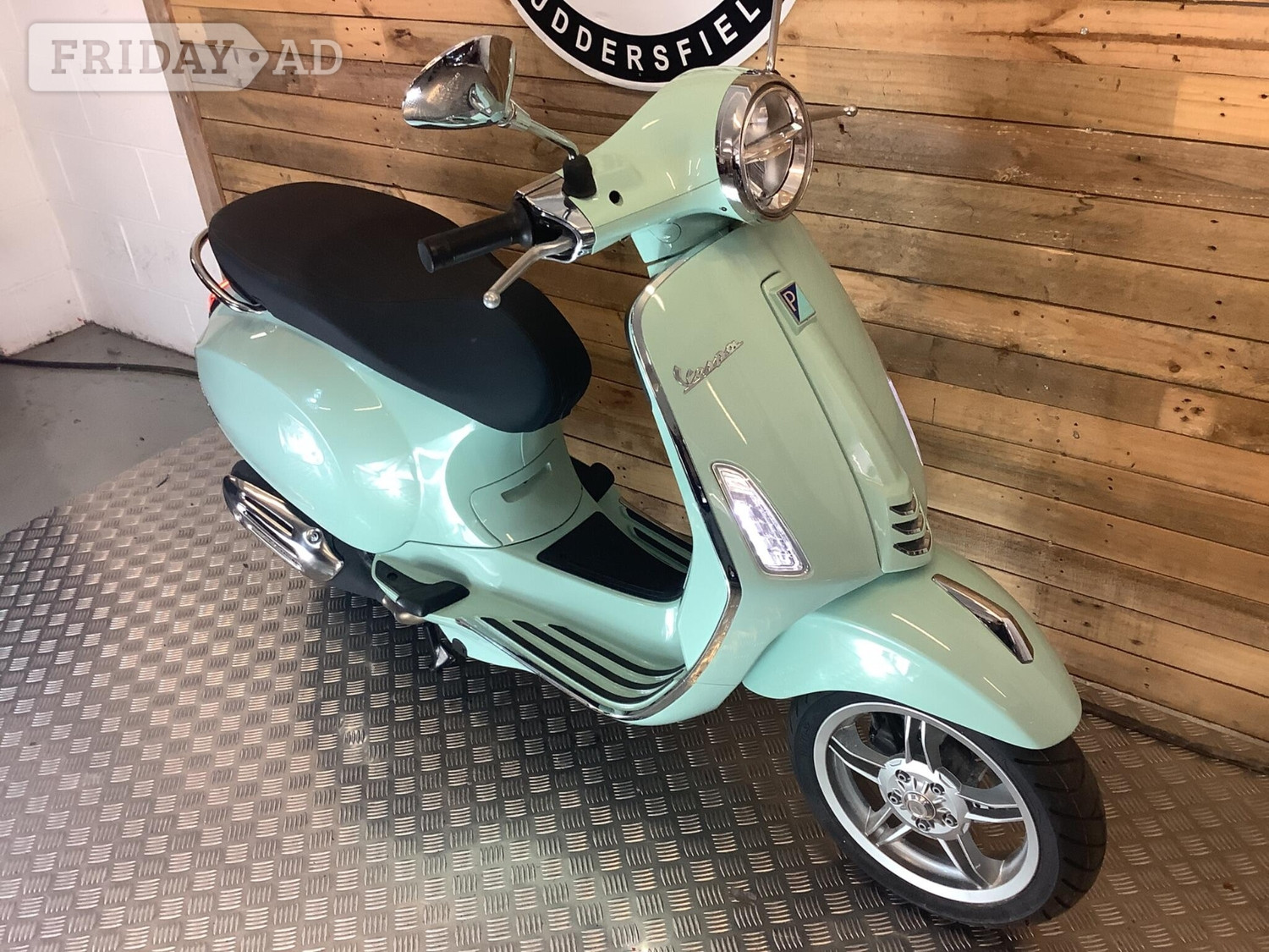 Piaggio Vespa 2025 - Motorbikes, Scooters & Quads