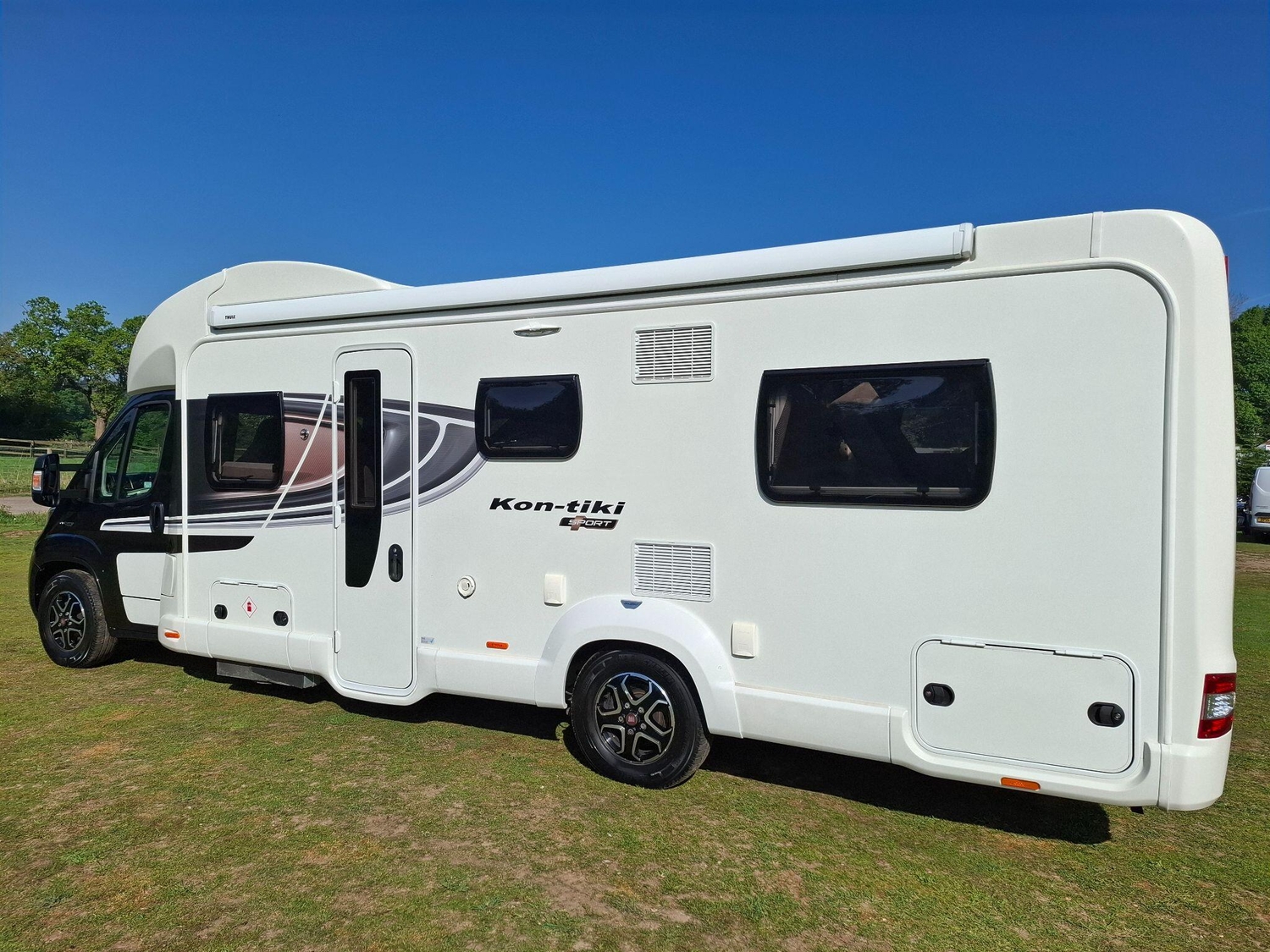 [6 berth ]Swift Kon-Tiki Sport 596