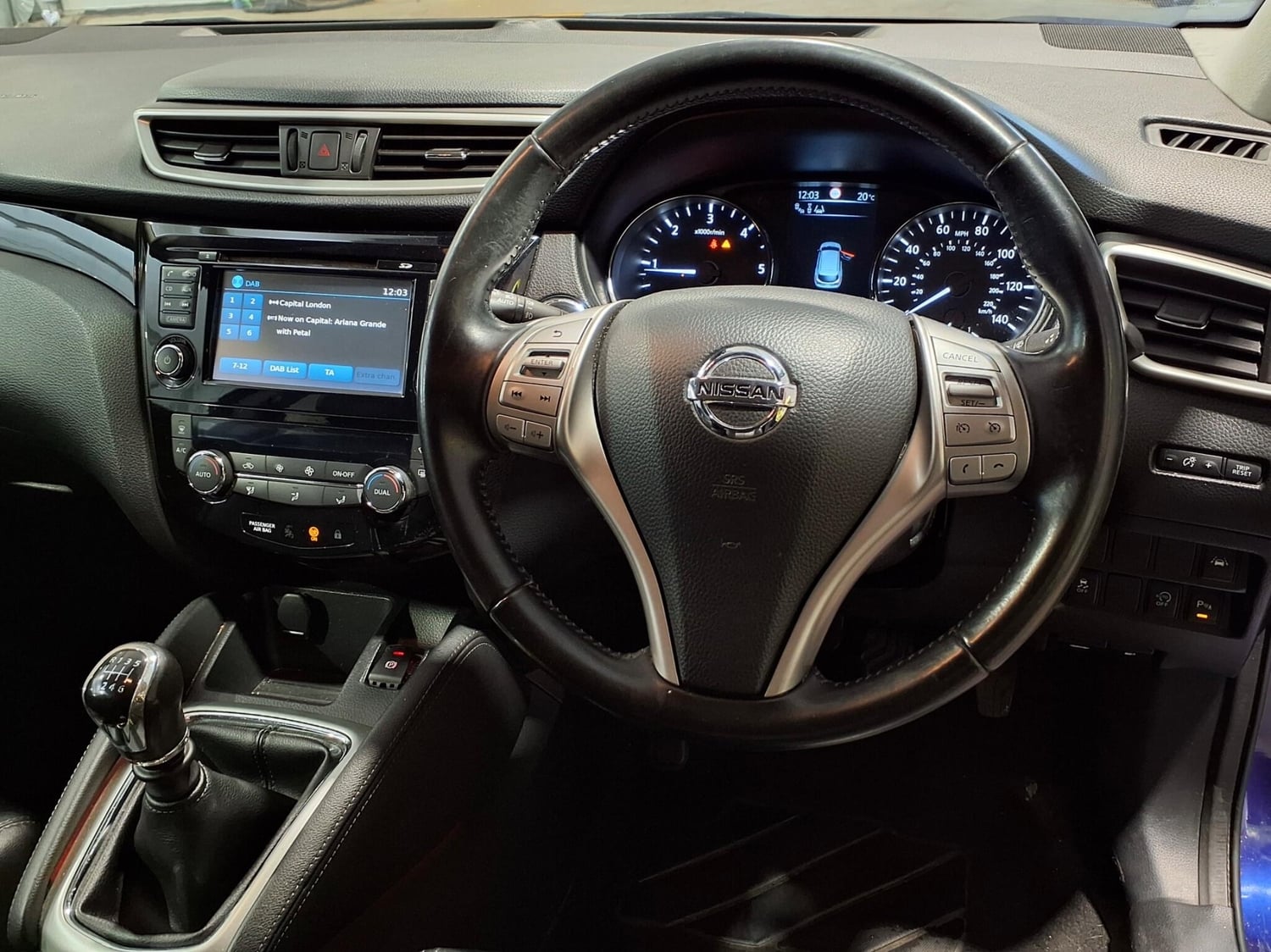 2015 Nissan Qashqai 1.5 dCi Tekna 2WD Euro 5 (s/s) 5dr - Cars