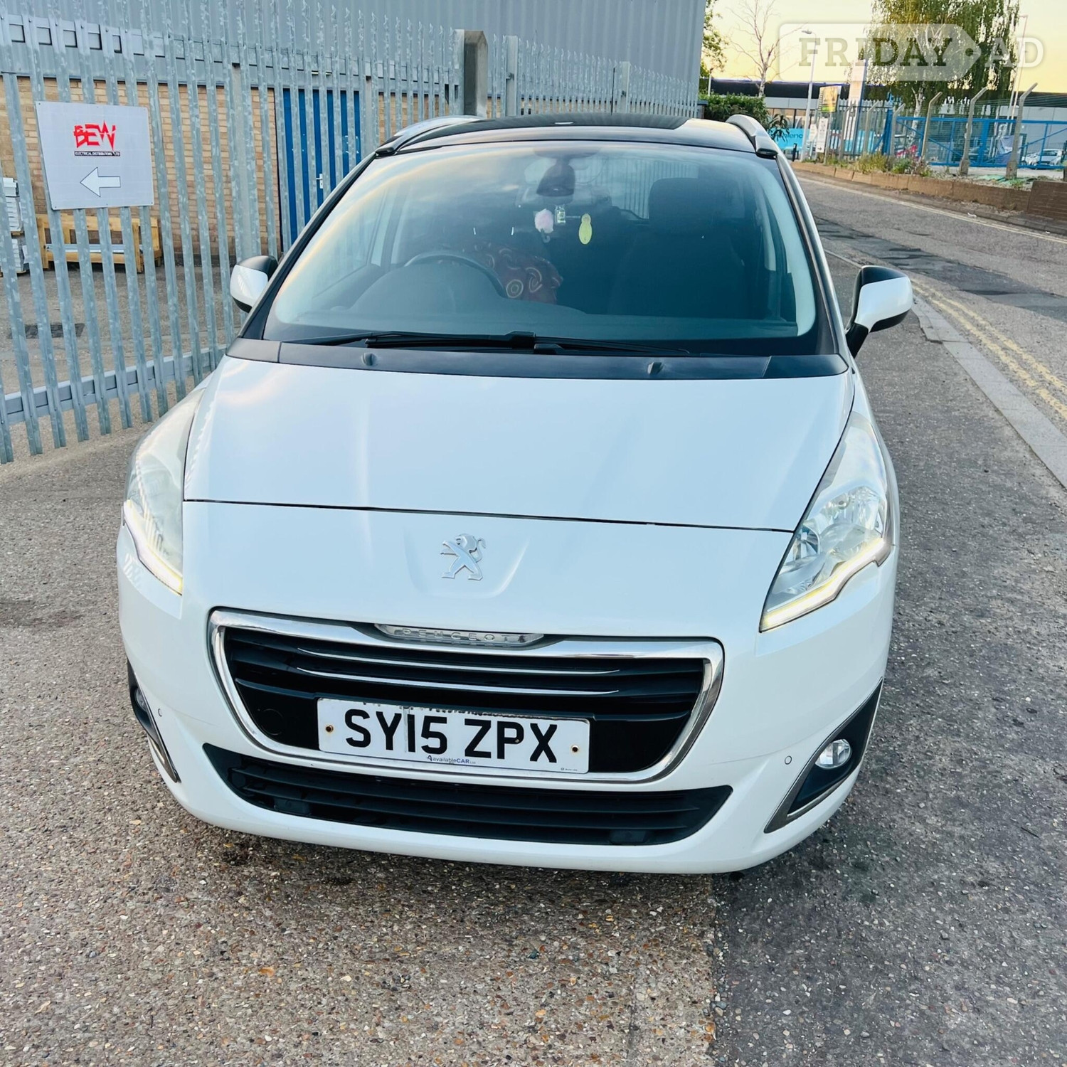 Peugeot 5008 2015 - Cars