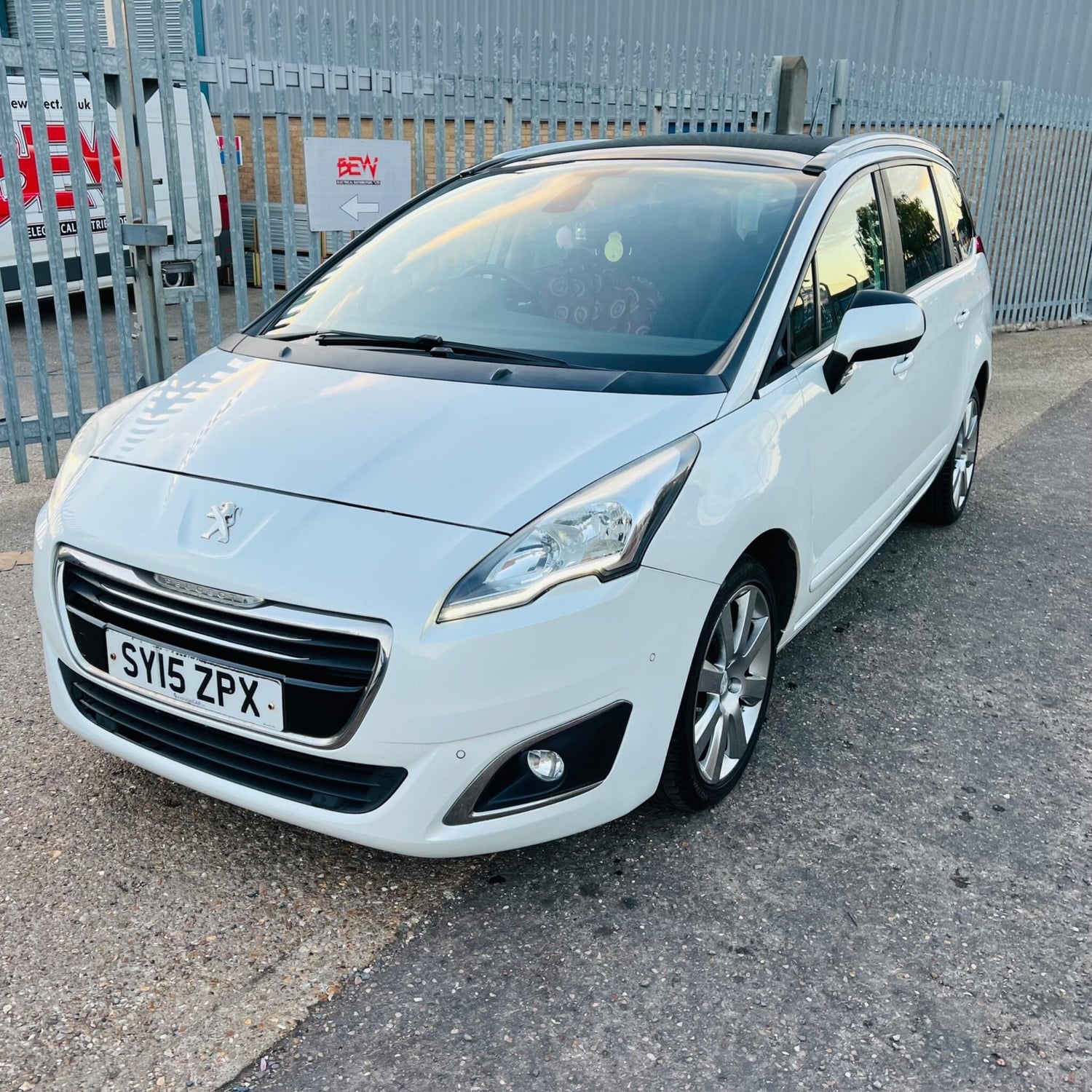 Peugeot 5008 2015 - Cars in Peterborough