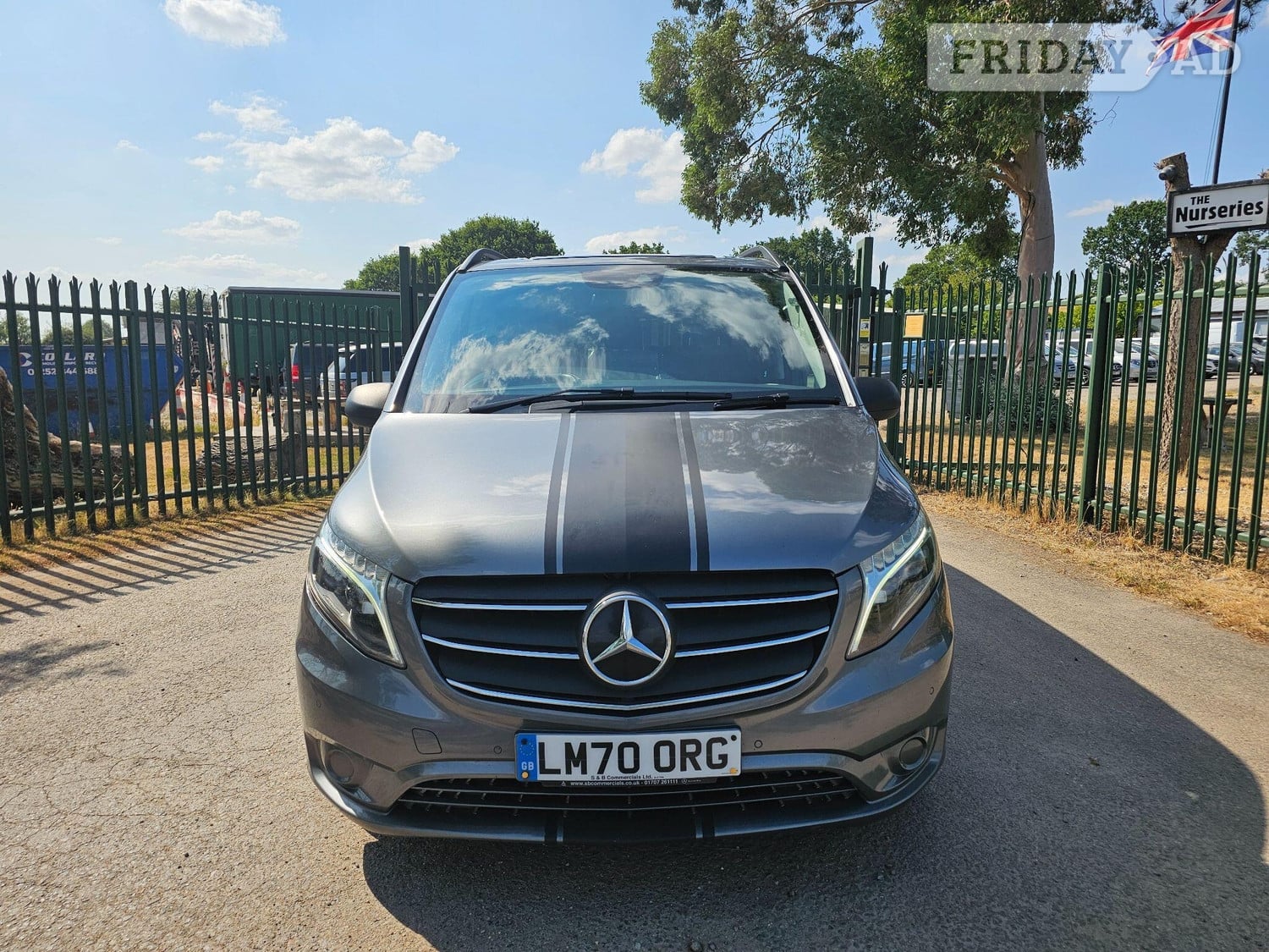 Mercedes-Benz Vito Reading