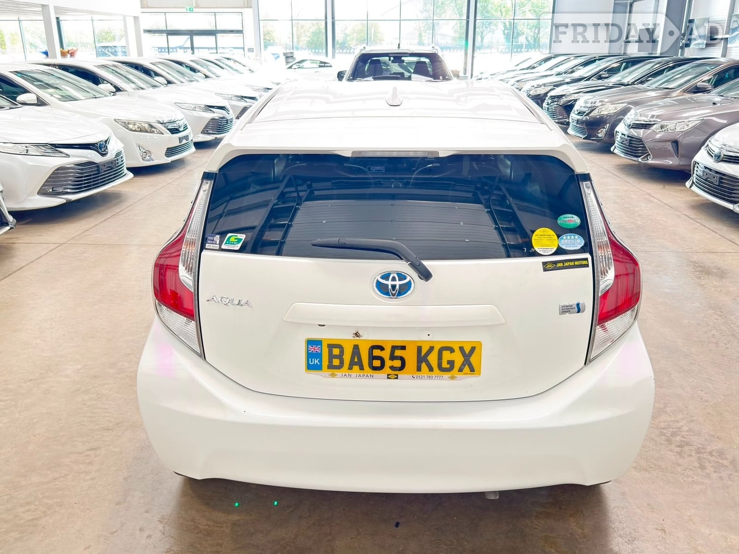 Toyota Aqua 2015 - Cars in Reading