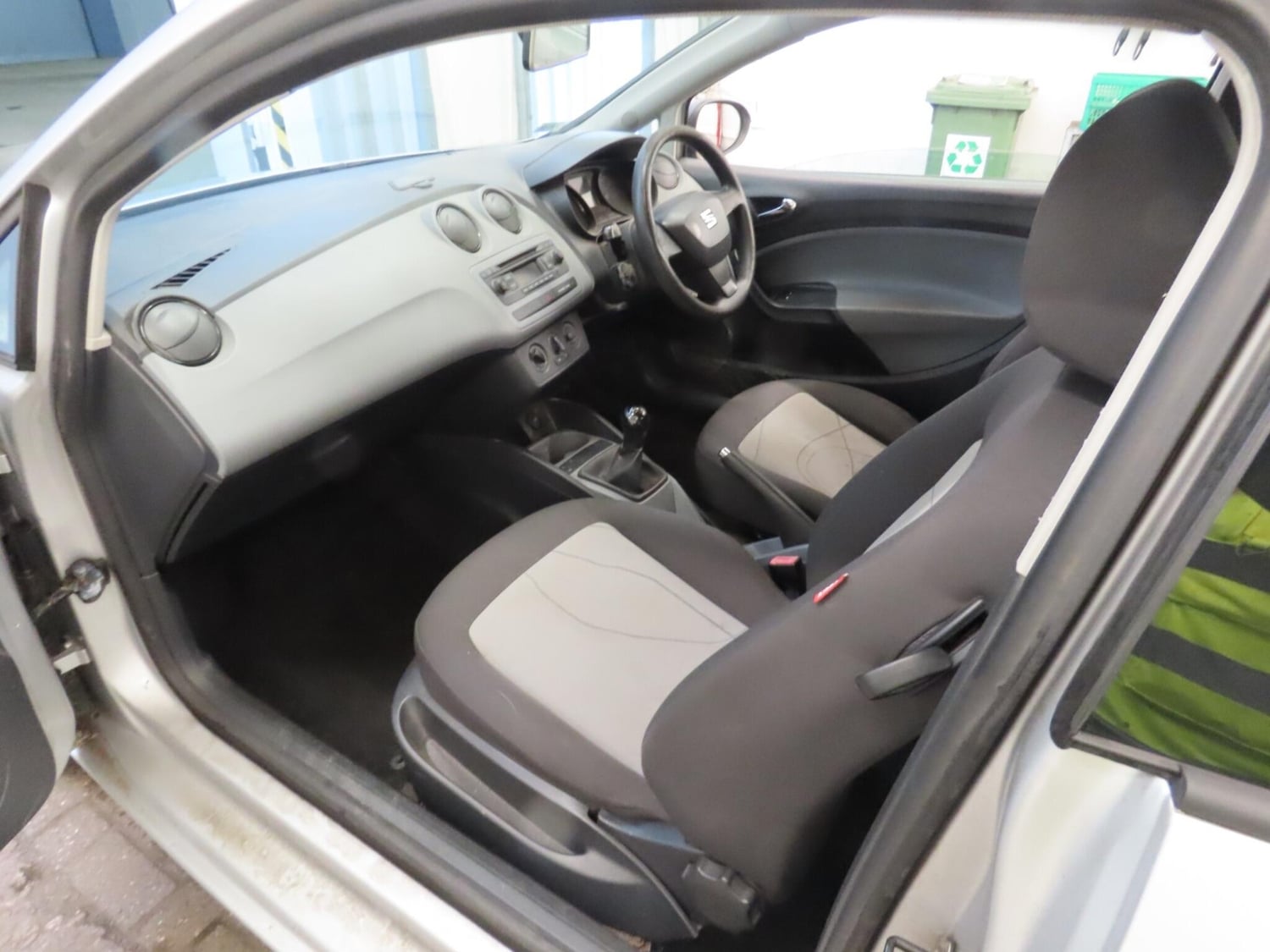 [ berth ]SEAT Ibiza