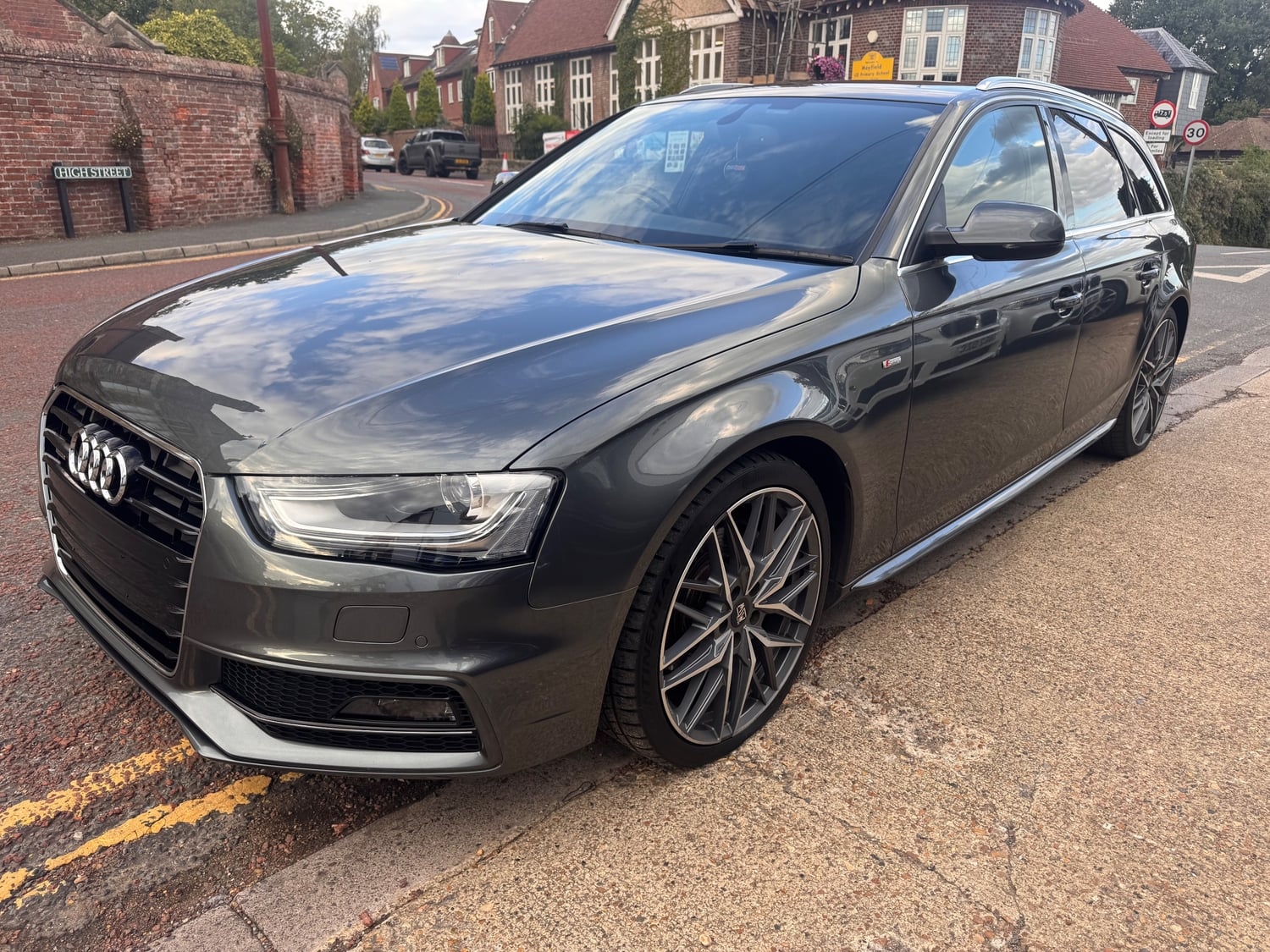 [ berth ]Audi A4 Avant