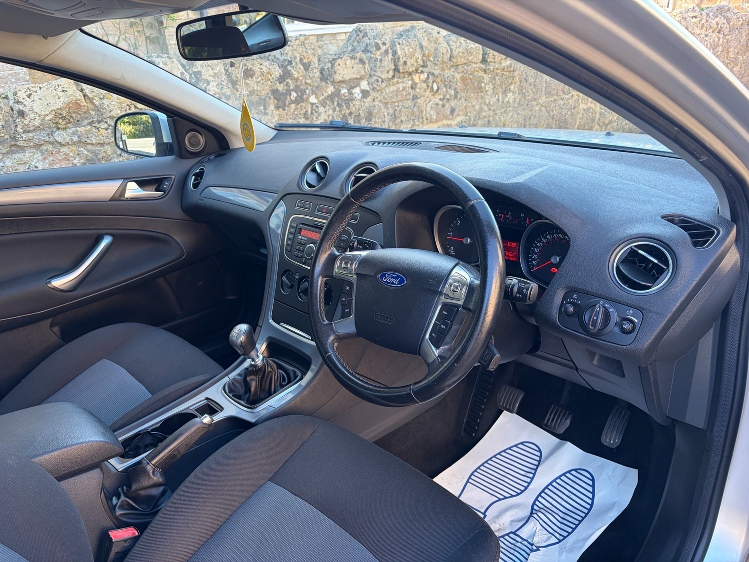 [ berth ]Ford Mondeo