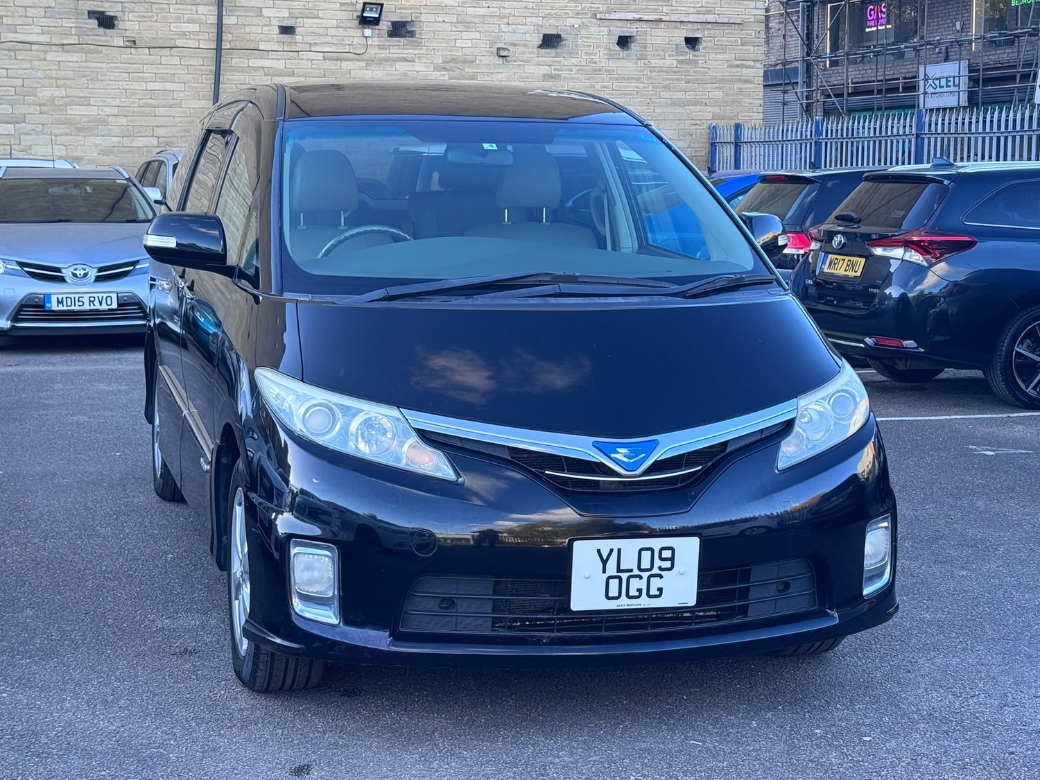 Toyota Estima 2009 - Cars in Bradford