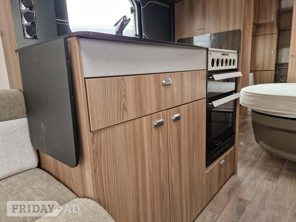 Swift Conqueror 580 2018 - Motorhomes & Caravans