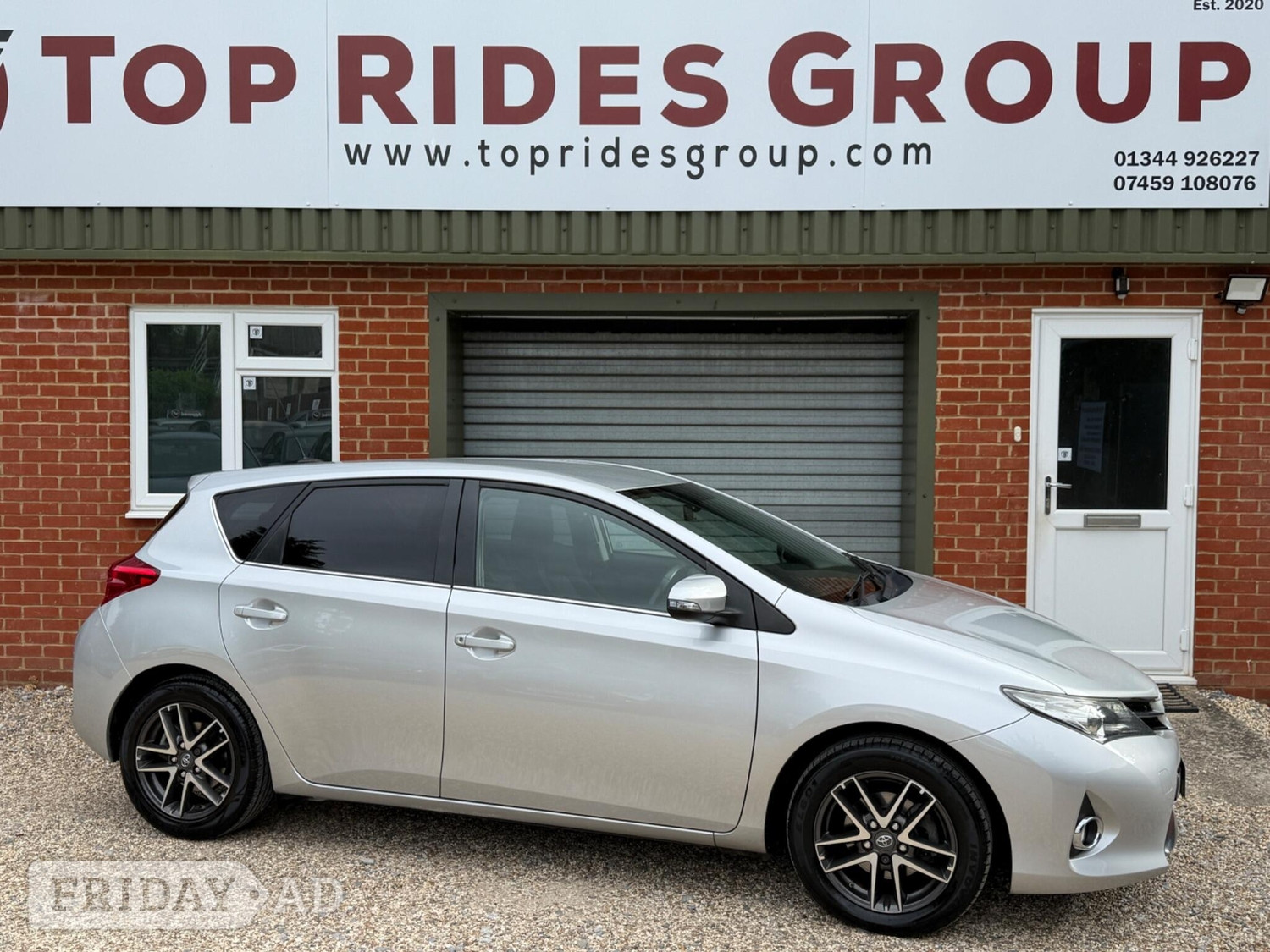 Toyota Auris 2015 in Crowthorne