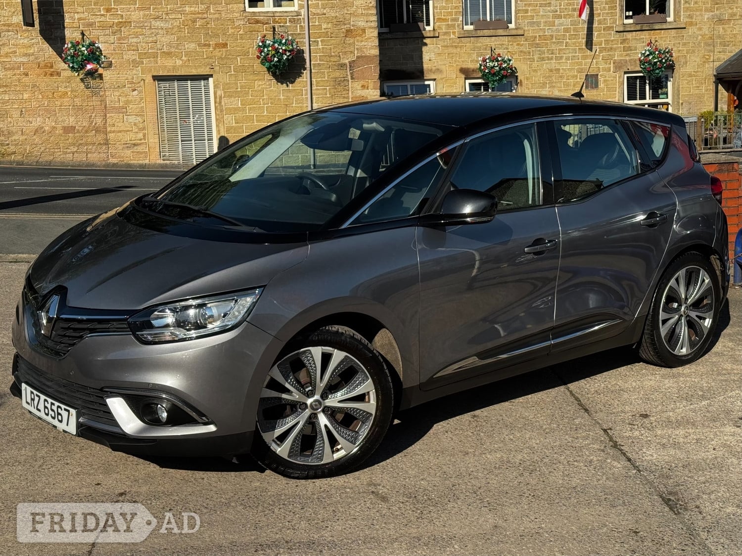 [ berth ]Renault Scenic