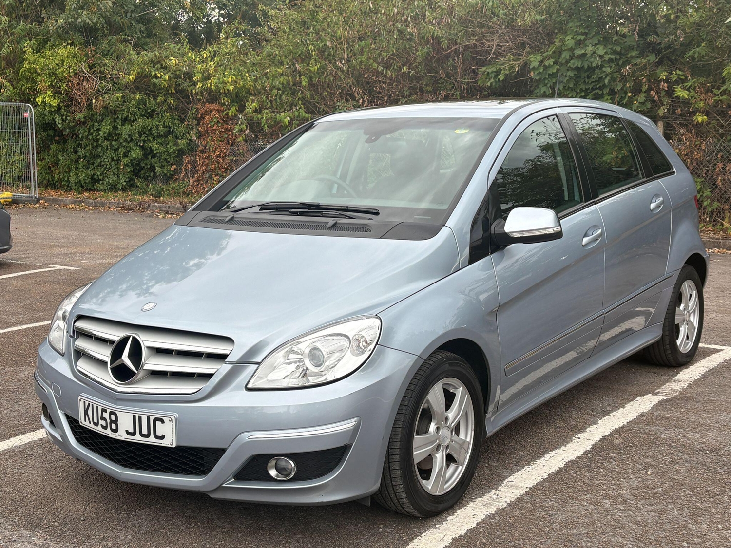 [ berth ]Mercedes-Benz B Class
