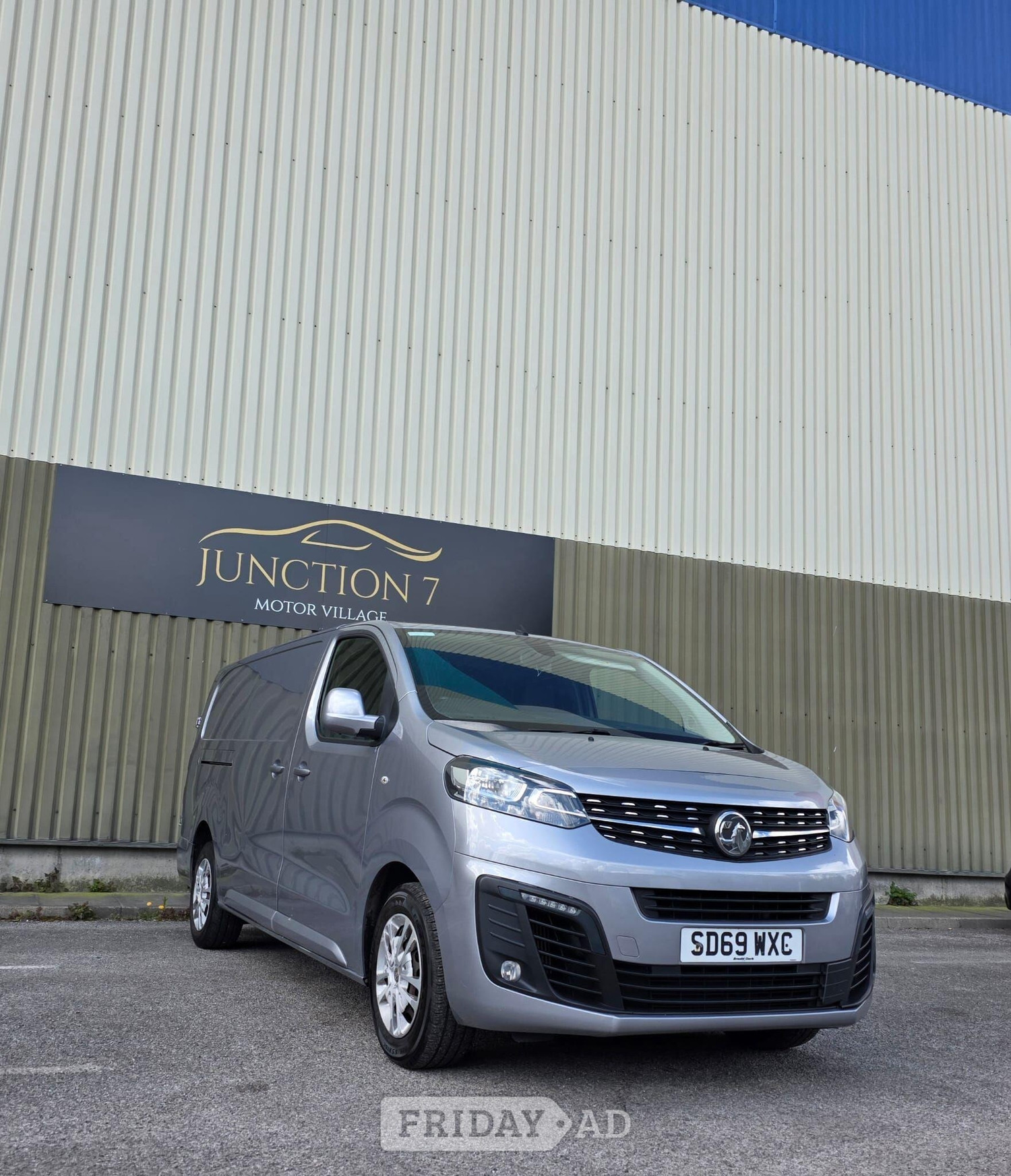 [ berth ]Vauxhall Vivaro