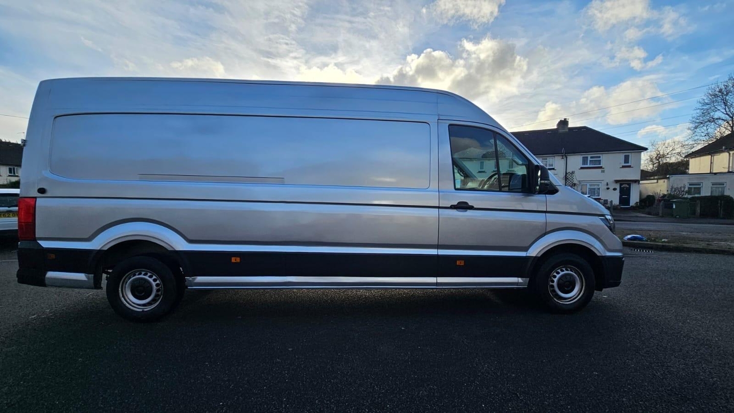 Volkswagen Crafter 2018 - Vans & Commercial Vehicles