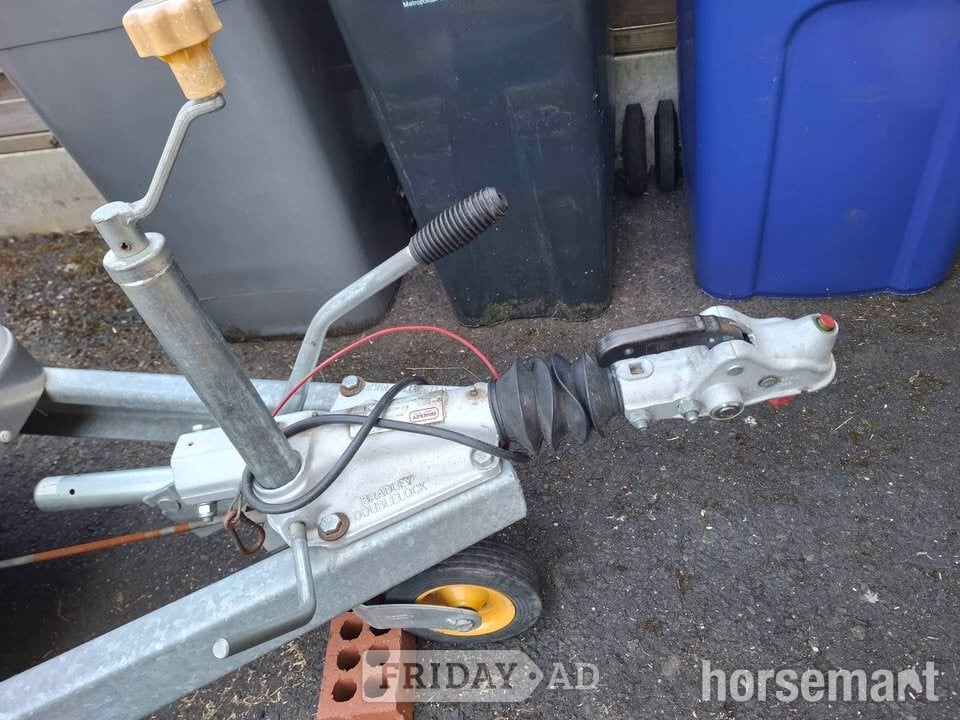 Bateson Deauville 2019 Horse Trailer - Barn Door – Exceptional Condition - Insurance and Relay Included till March 27 Bateson Deauville 2019 Barn Door   Horse Trailer in Stourbridge