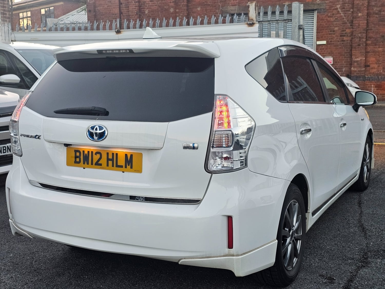 Toyota Prius+ 2012 - Cars