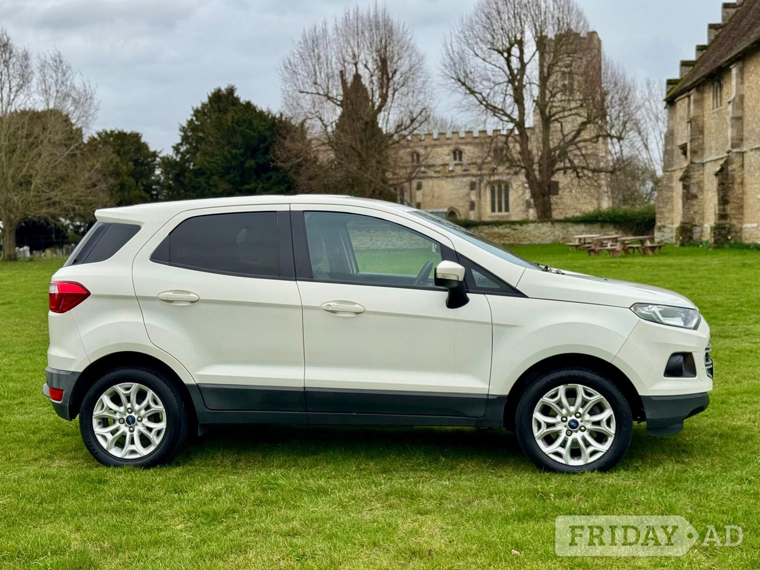 [ berth ]Ford Ecosport