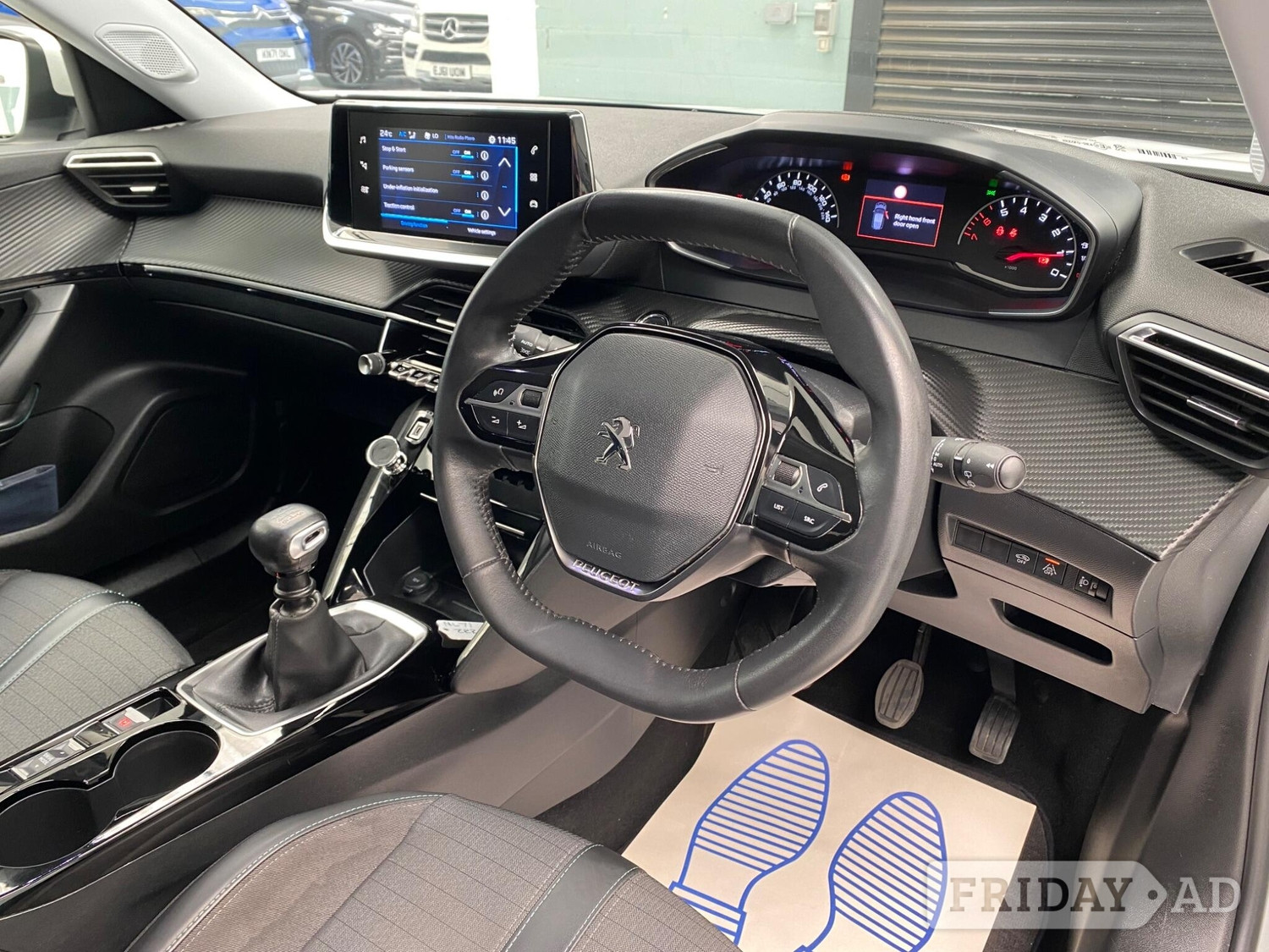 [ berth ]Peugeot 2008