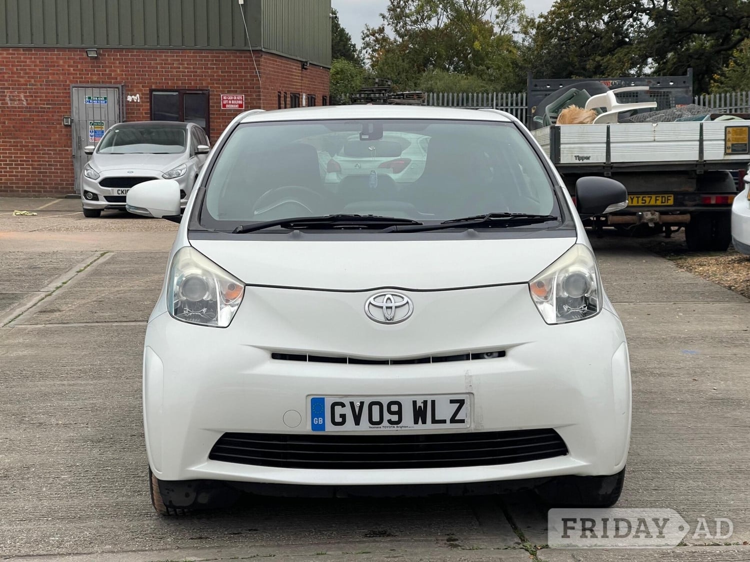 Toyota IQ Leighton Buzzard