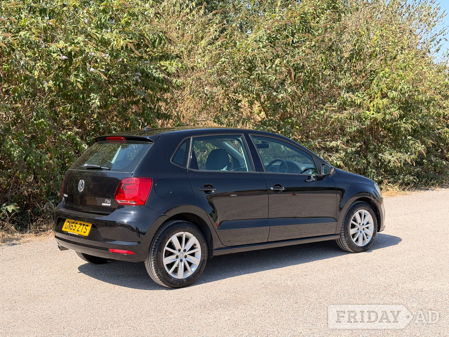Volkswagen Polo 2015 - Cars in St. Albans