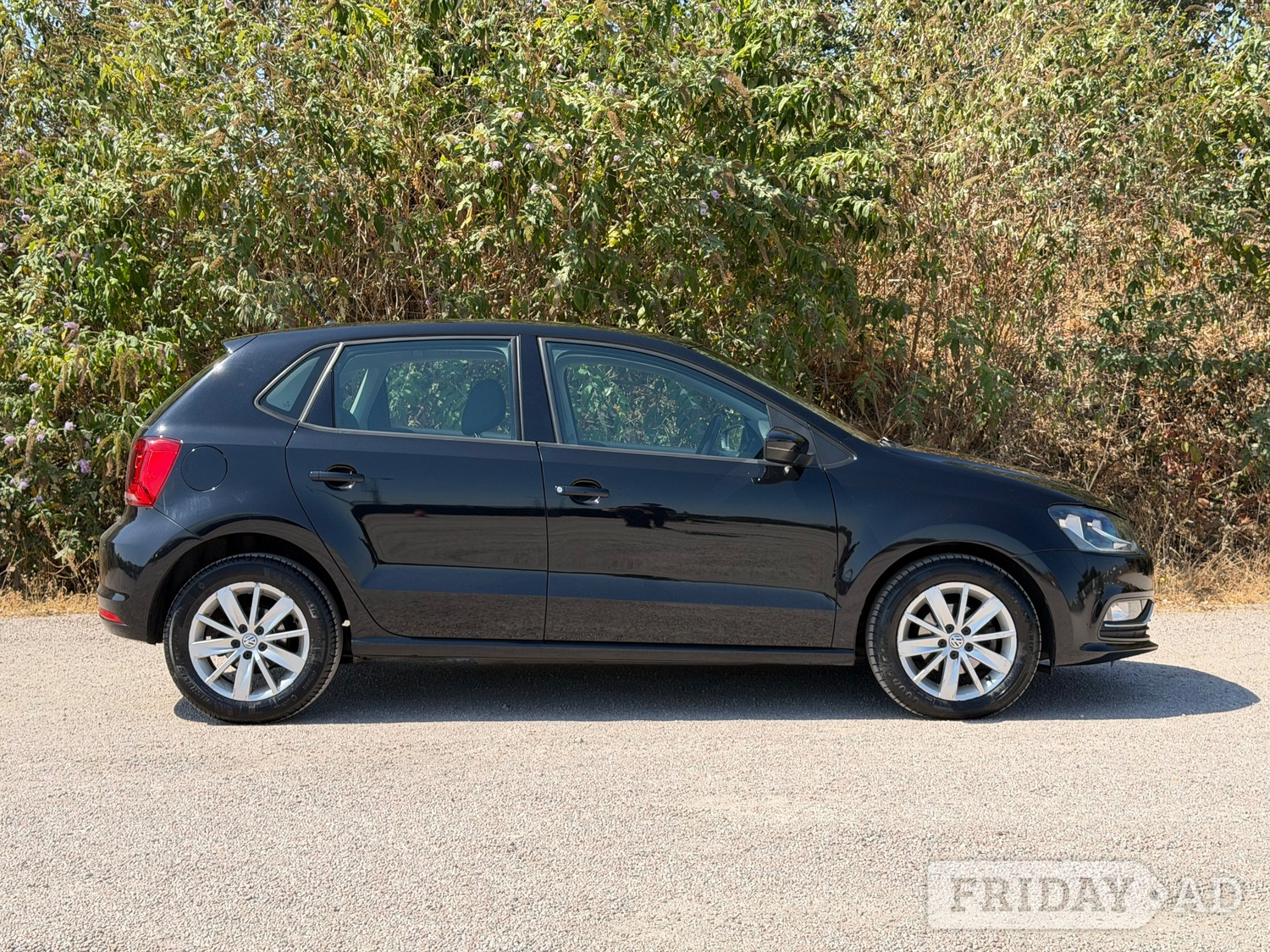 Volkswagen Polo 2015 - Cars