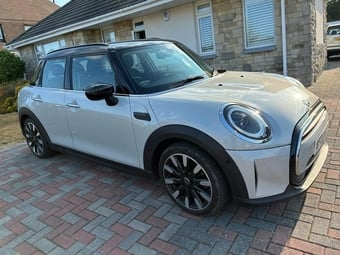 Mini Hatch 2022