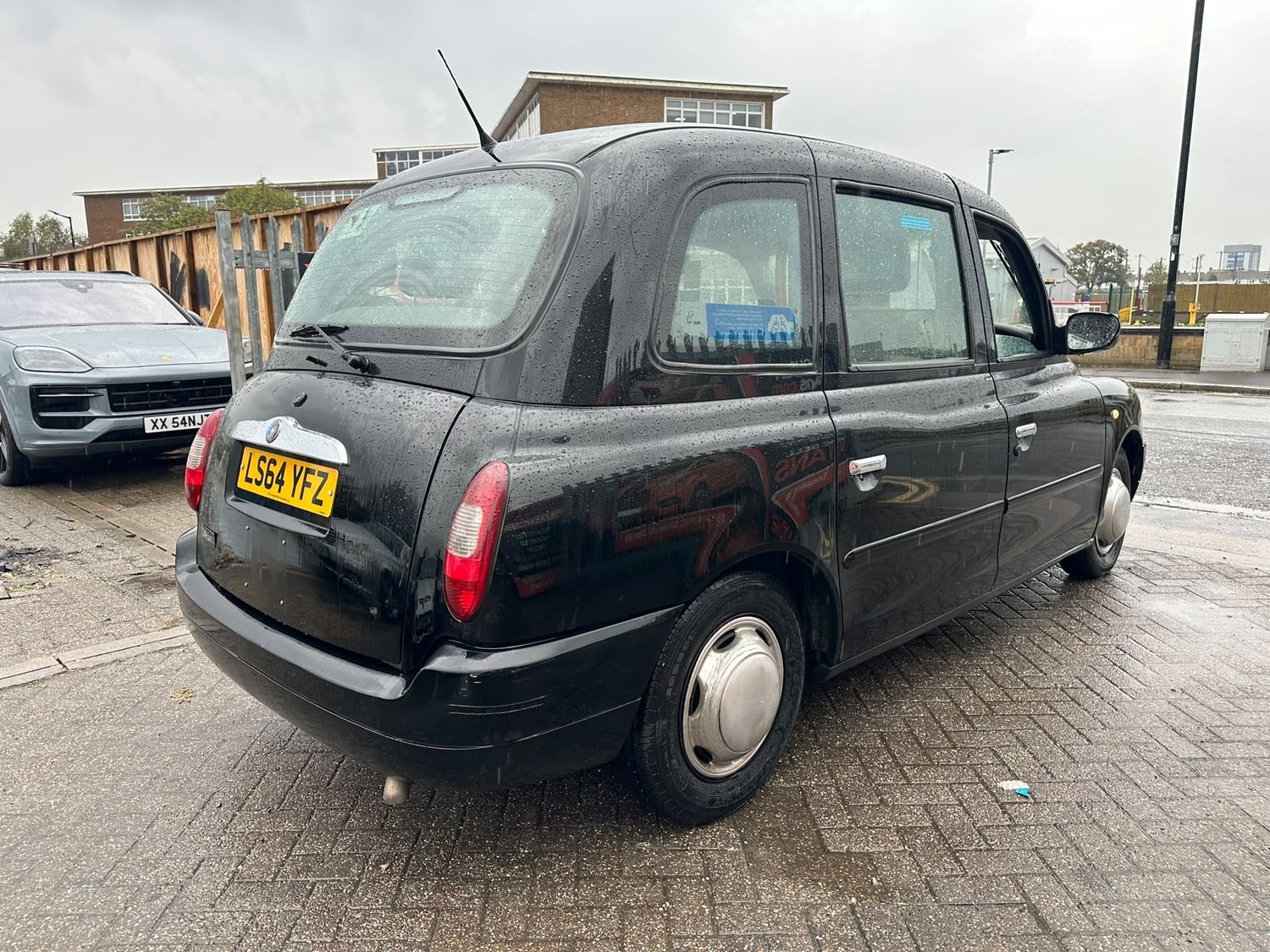 London Taxis International TX4 2014 - Cars in Slough