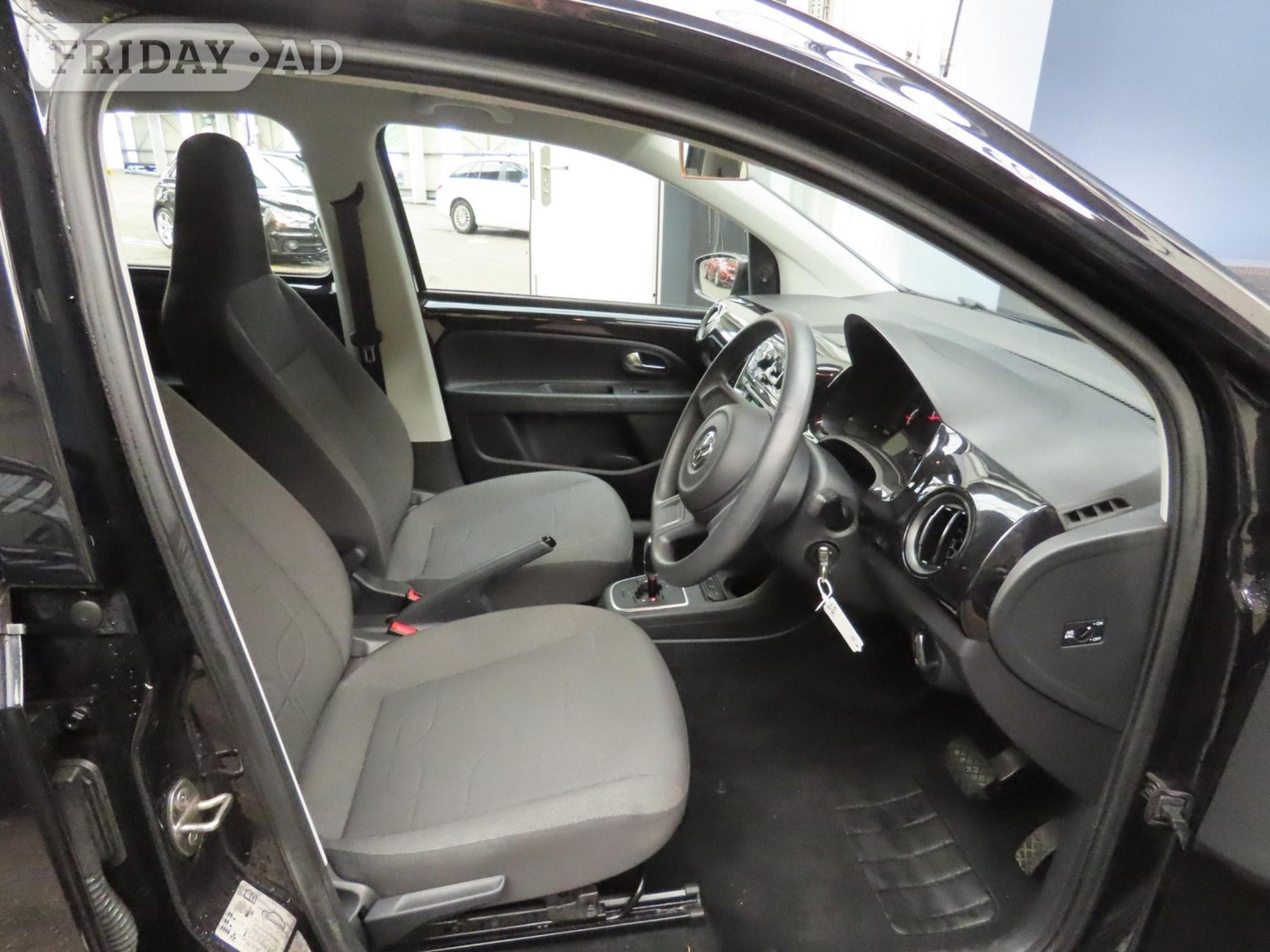 Volkswagen UP! 2016 - Cars