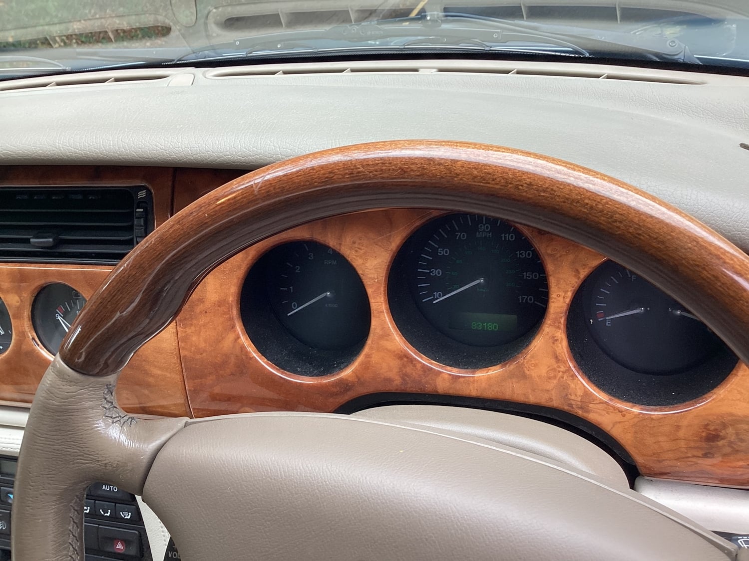 Jaguar XK8 2003 - Cars
