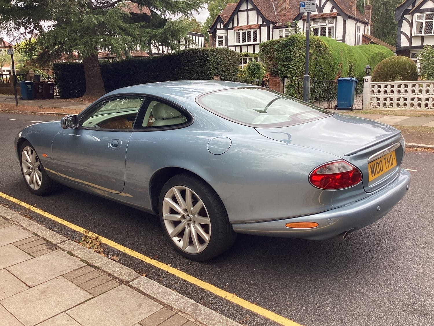 [ berth ]Jaguar XK8