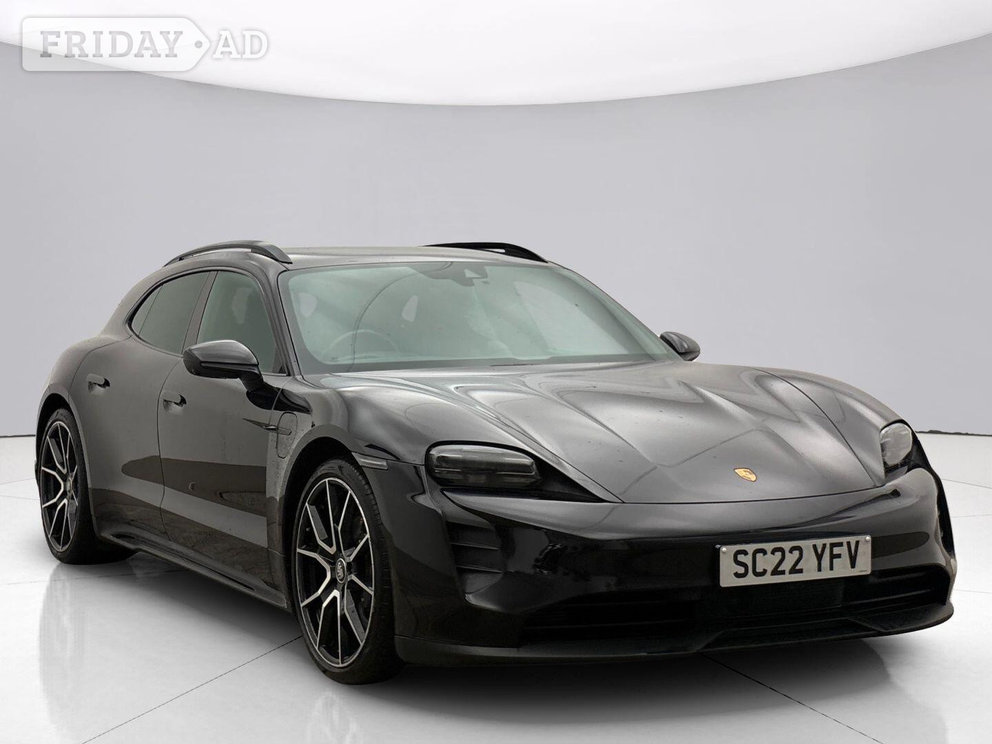 Porsche Taycan 2022 in Ely