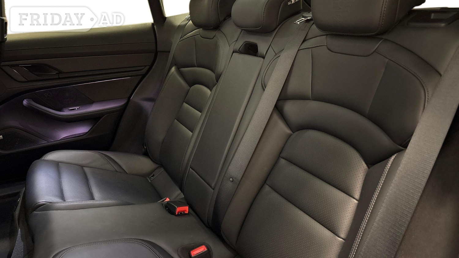 Porsche Taycan 2022 - Cars