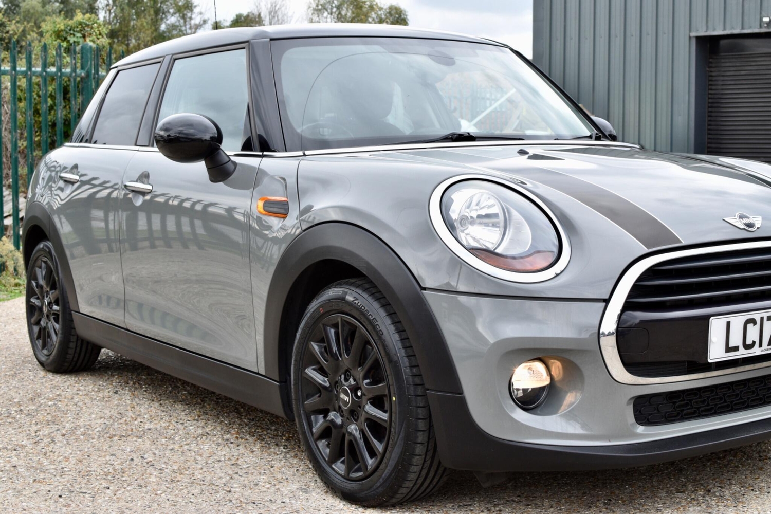 Mini Hatch 2017 - Cars
