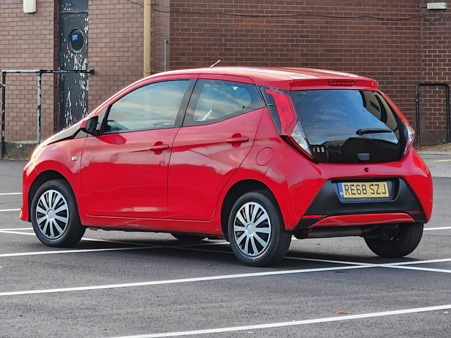 Toyota Aygo 2019 - Cars