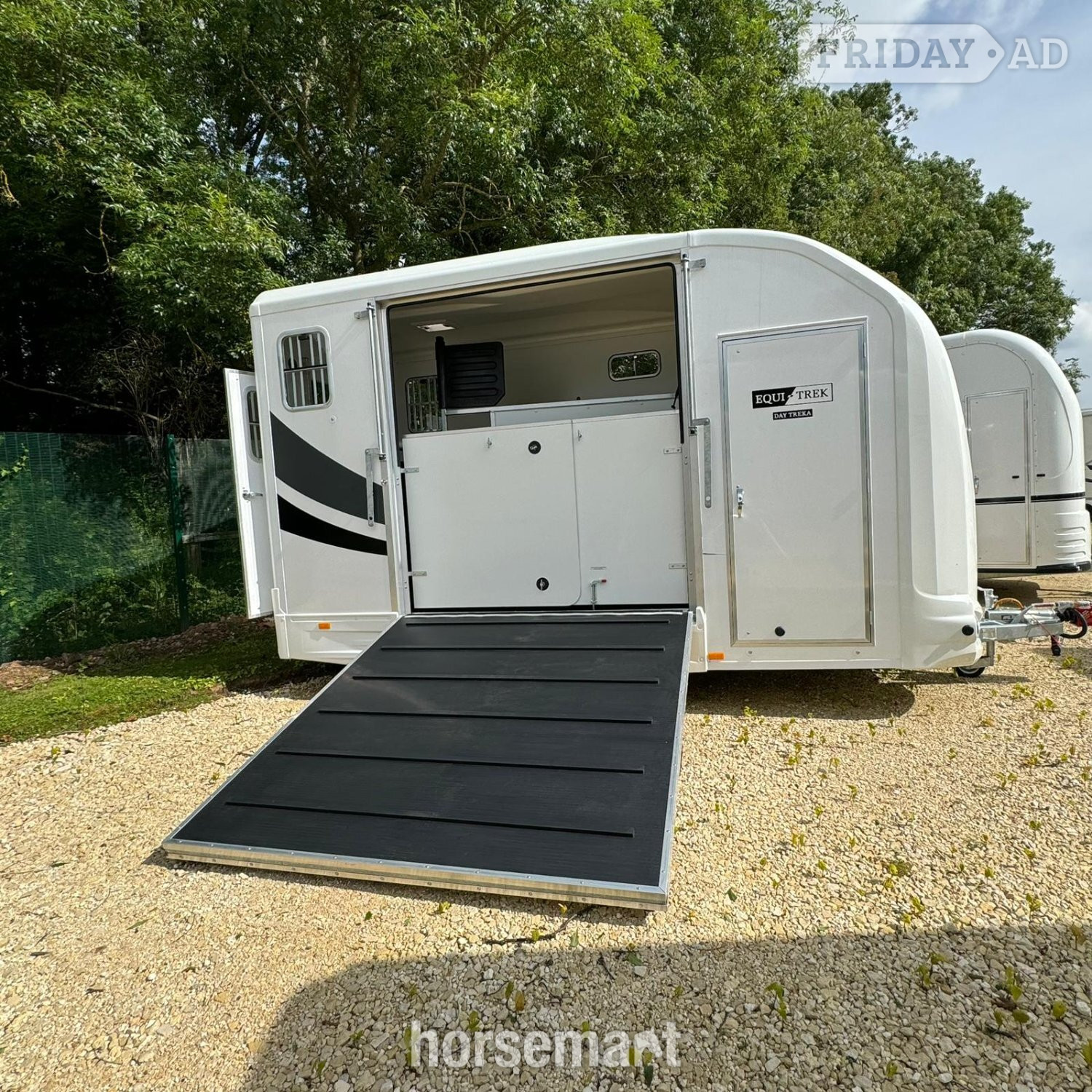 [ berth ]Equi-Trek Day-Treka