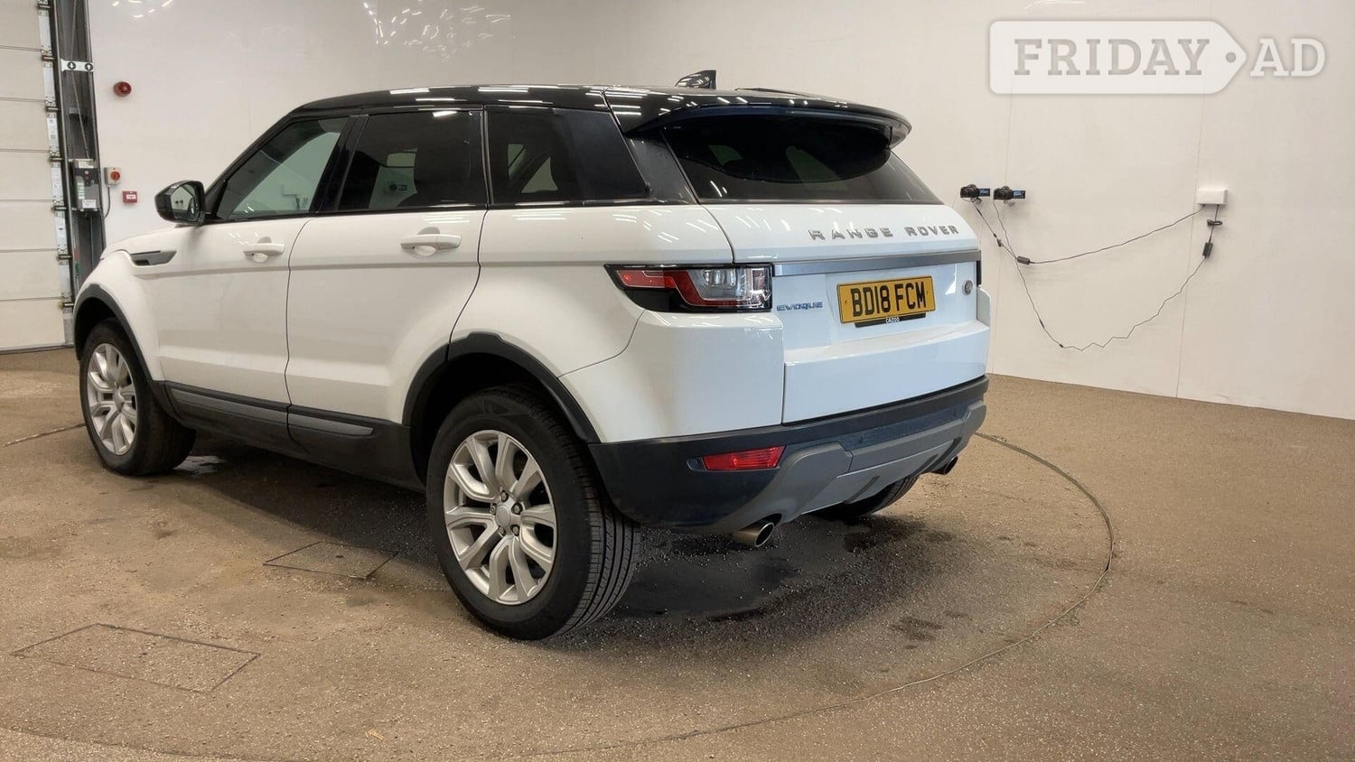 [ berth ]Land Rover Range Rover Evoque