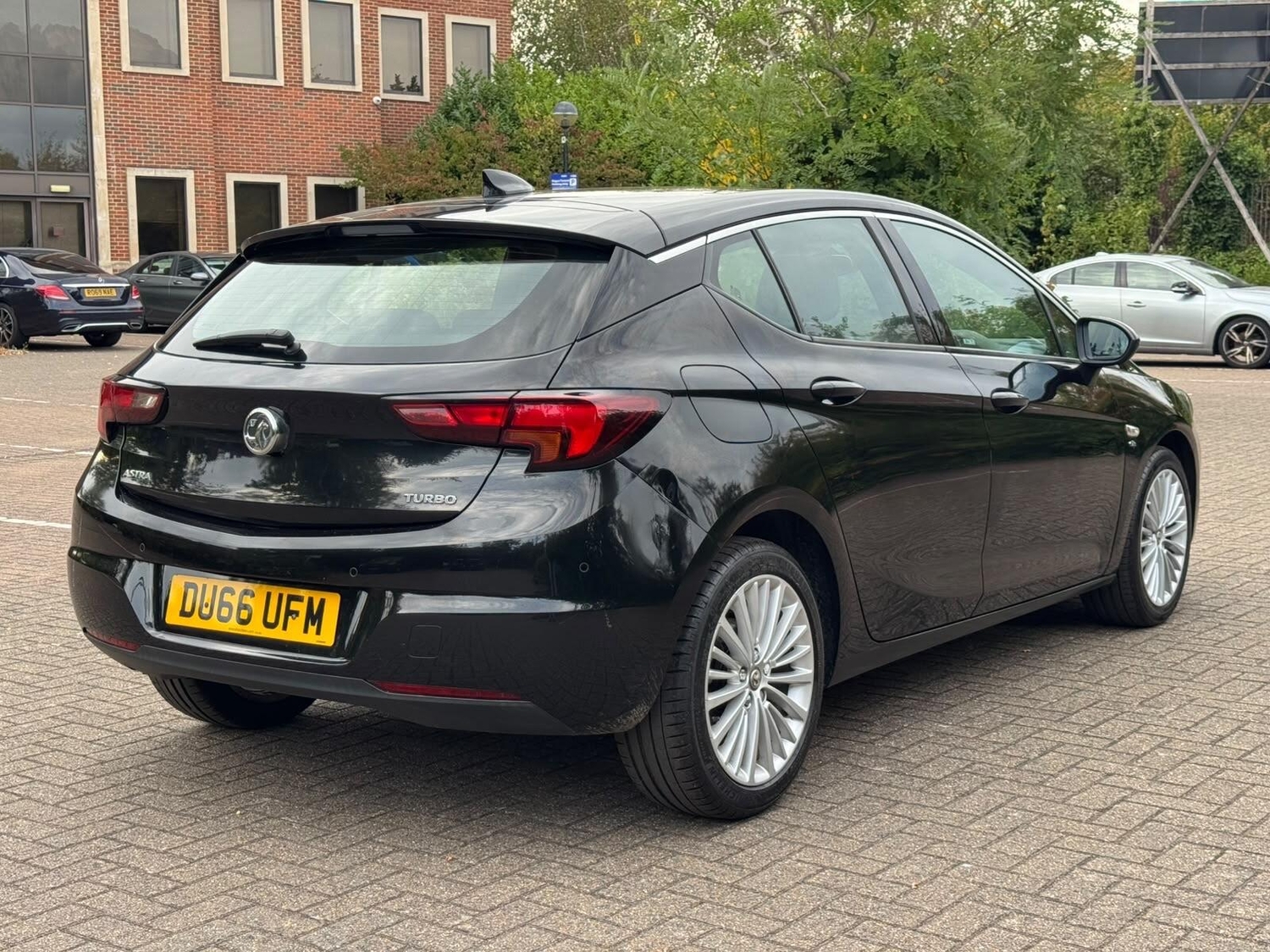Vauxhall Astra 2017 - Cars in Hillingdon