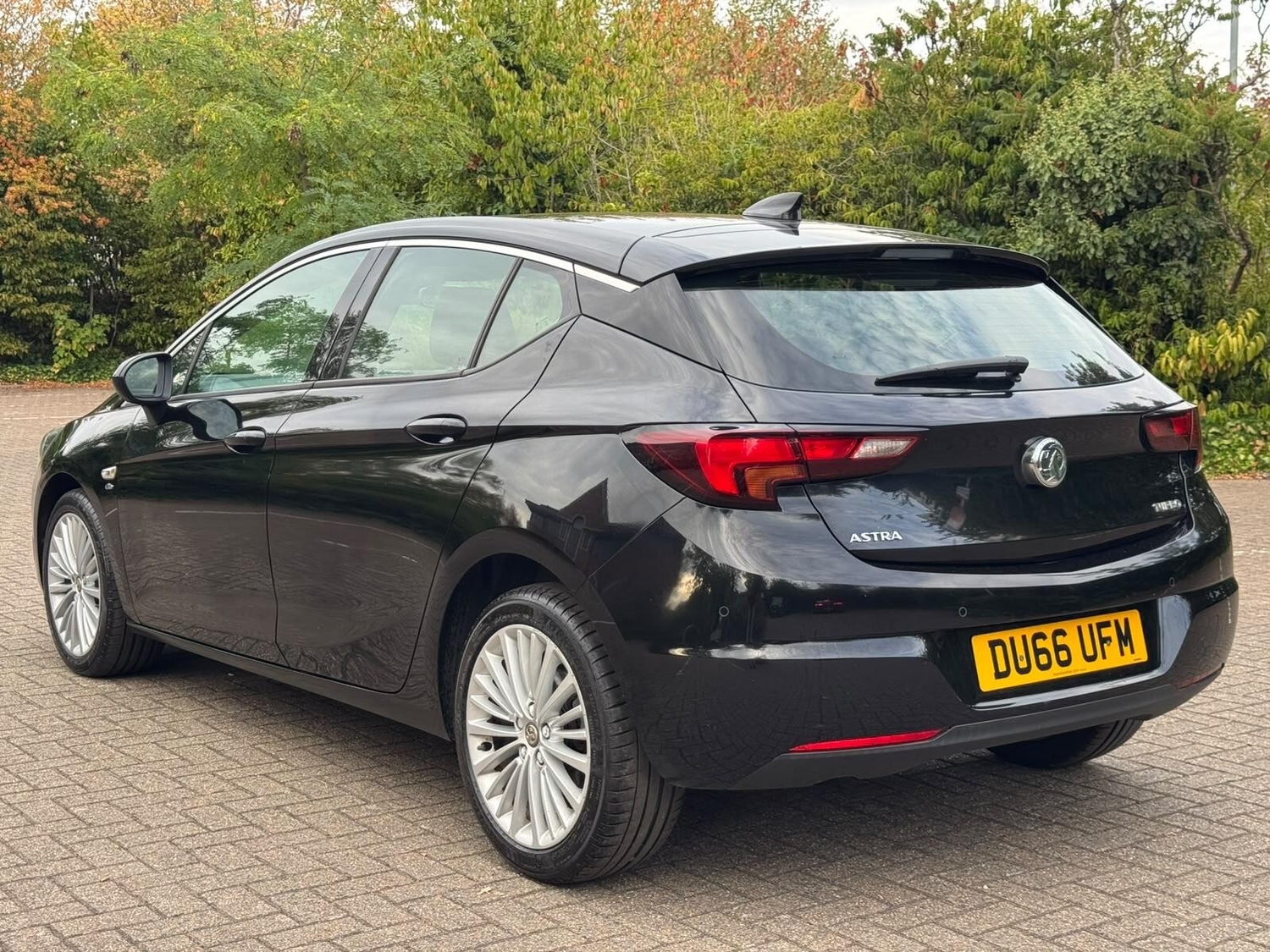 Vauxhall Astra 2017 - Cars