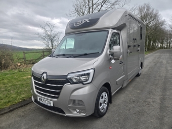 Stephex  Renault Horsebox
