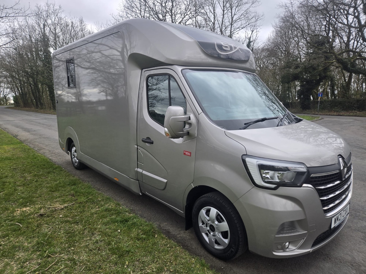 Stephex  Renault Horsebox - Trailers & Horseboxes