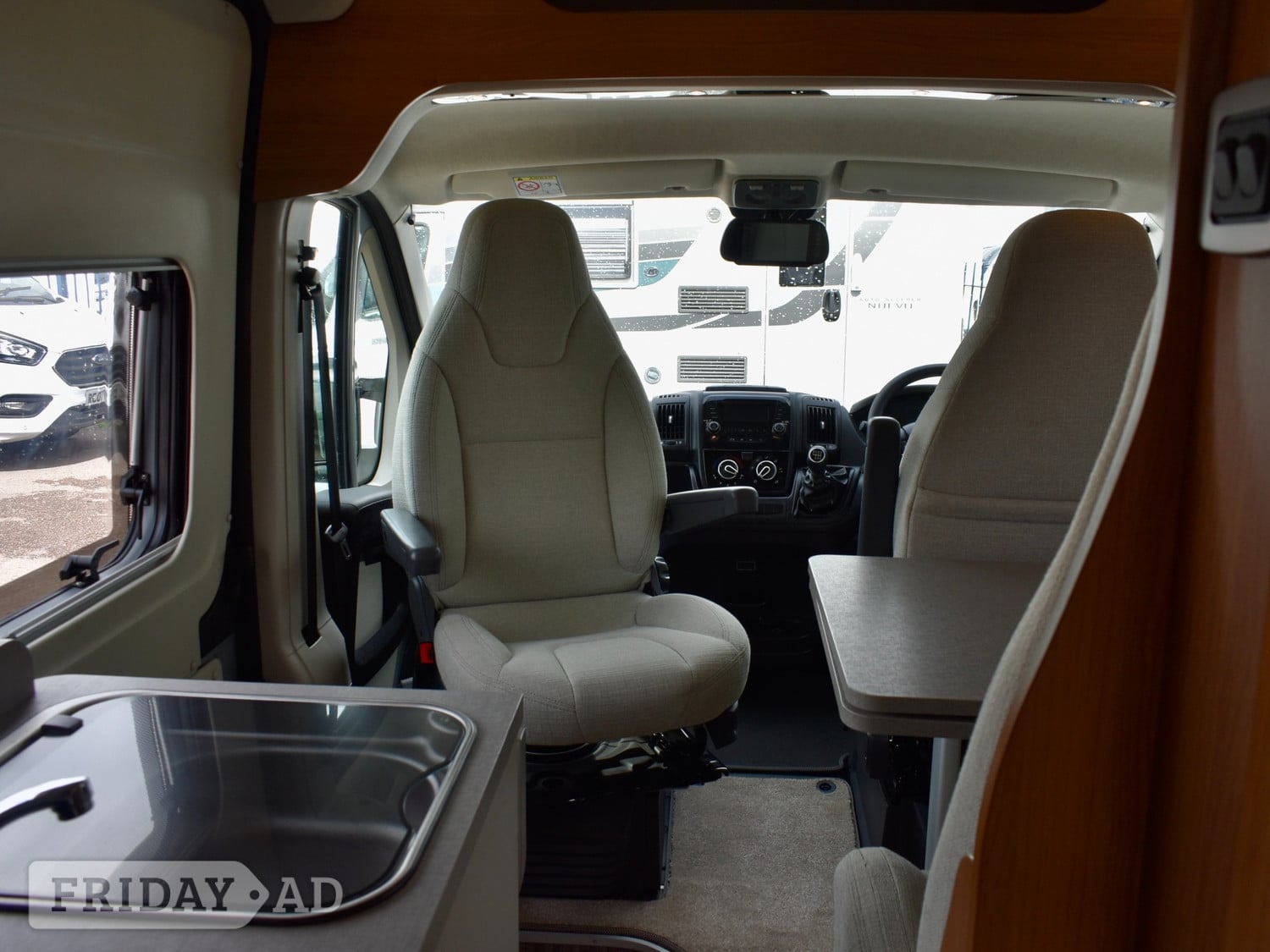 [ berth ]Auto-Trail Tribute