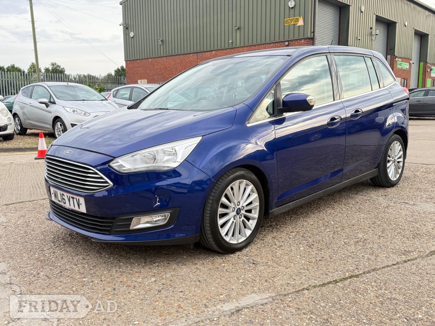 [ berth ]Ford Grand C-MAX
