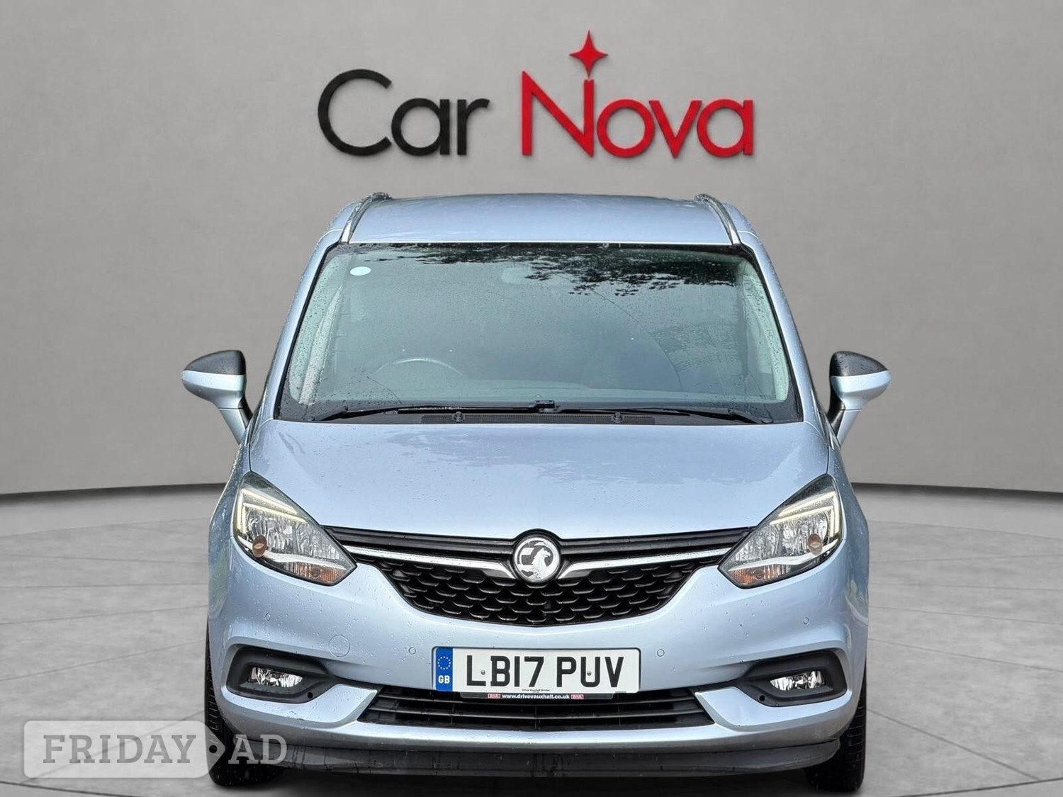 [ berth ]Vauxhall Zafira Tourer