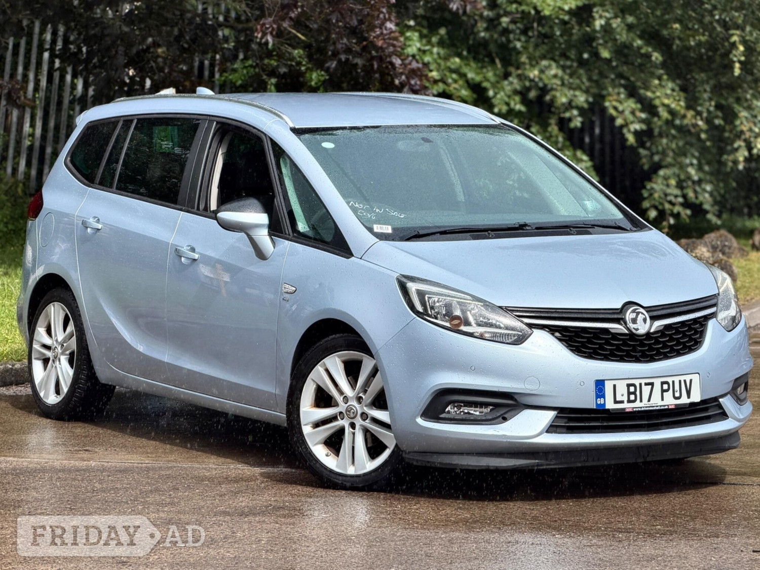 Vauxhall Zafira Tourer 2017 - Cars in Staines