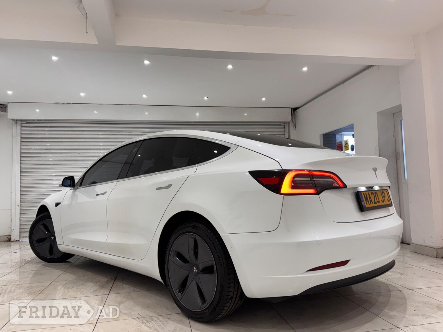 [ berth ]Tesla Model 3