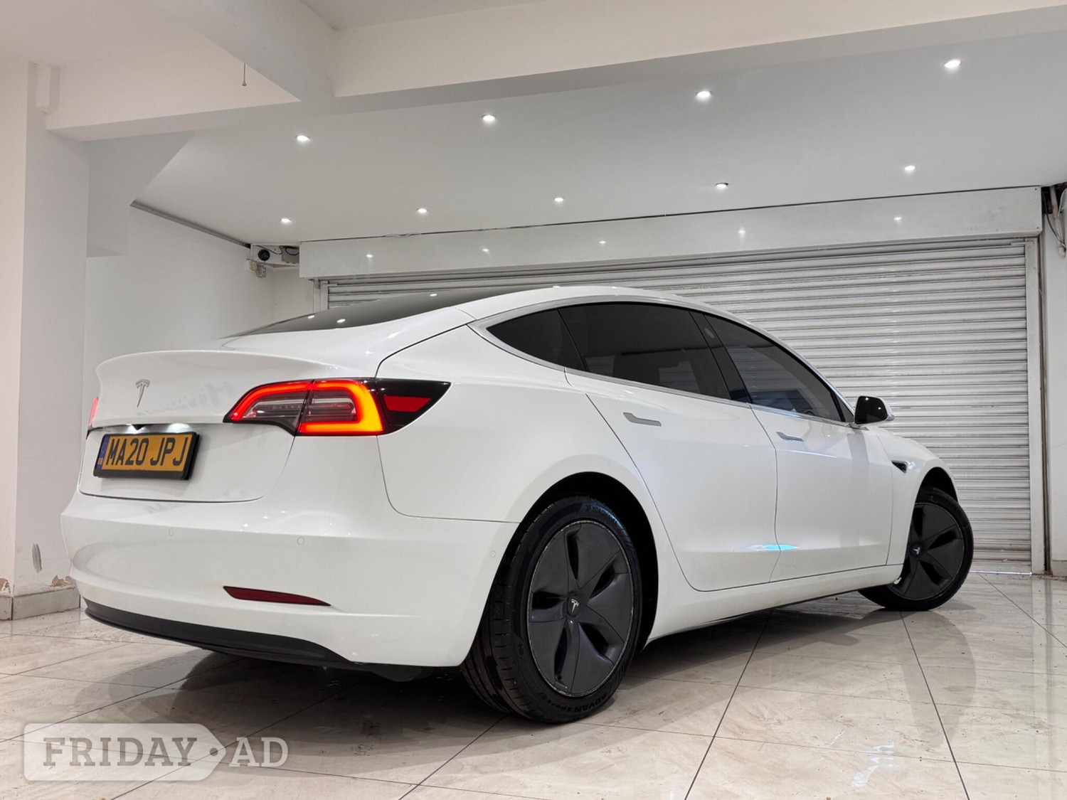Tesla Model 3 2020 - Cars
