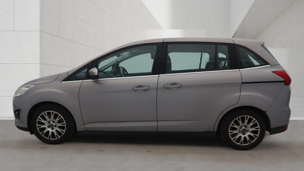 [ berth ]Ford Grand C-MAX