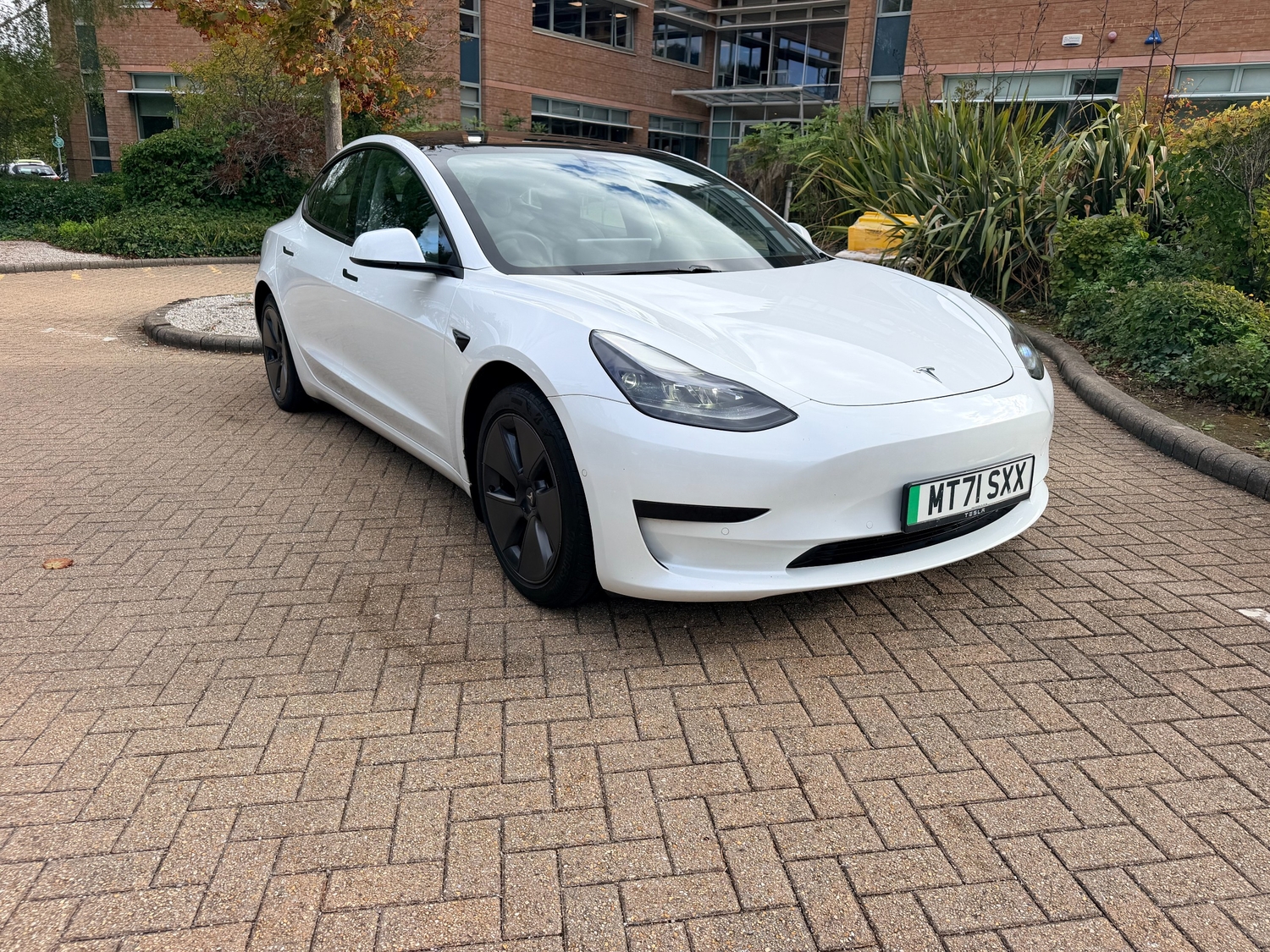 Tesla Model 3 2021 - Cars