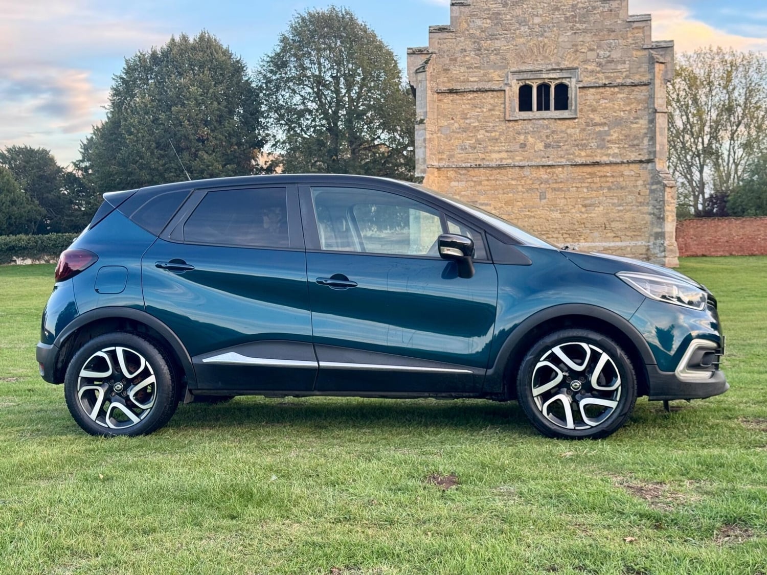 [ berth ]Renault Captur
