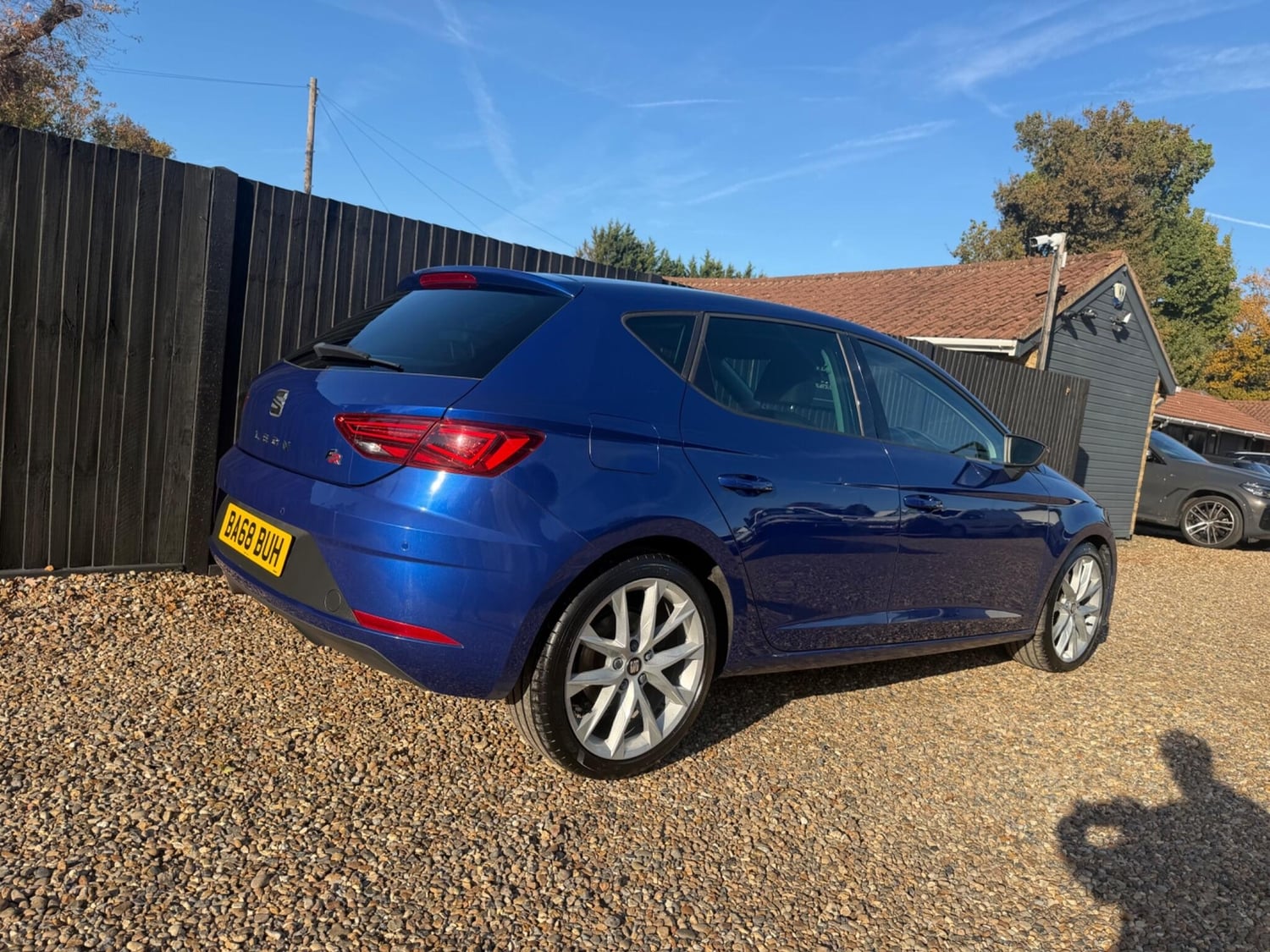 SEAT Leon 2019 - Cars in Addlestone